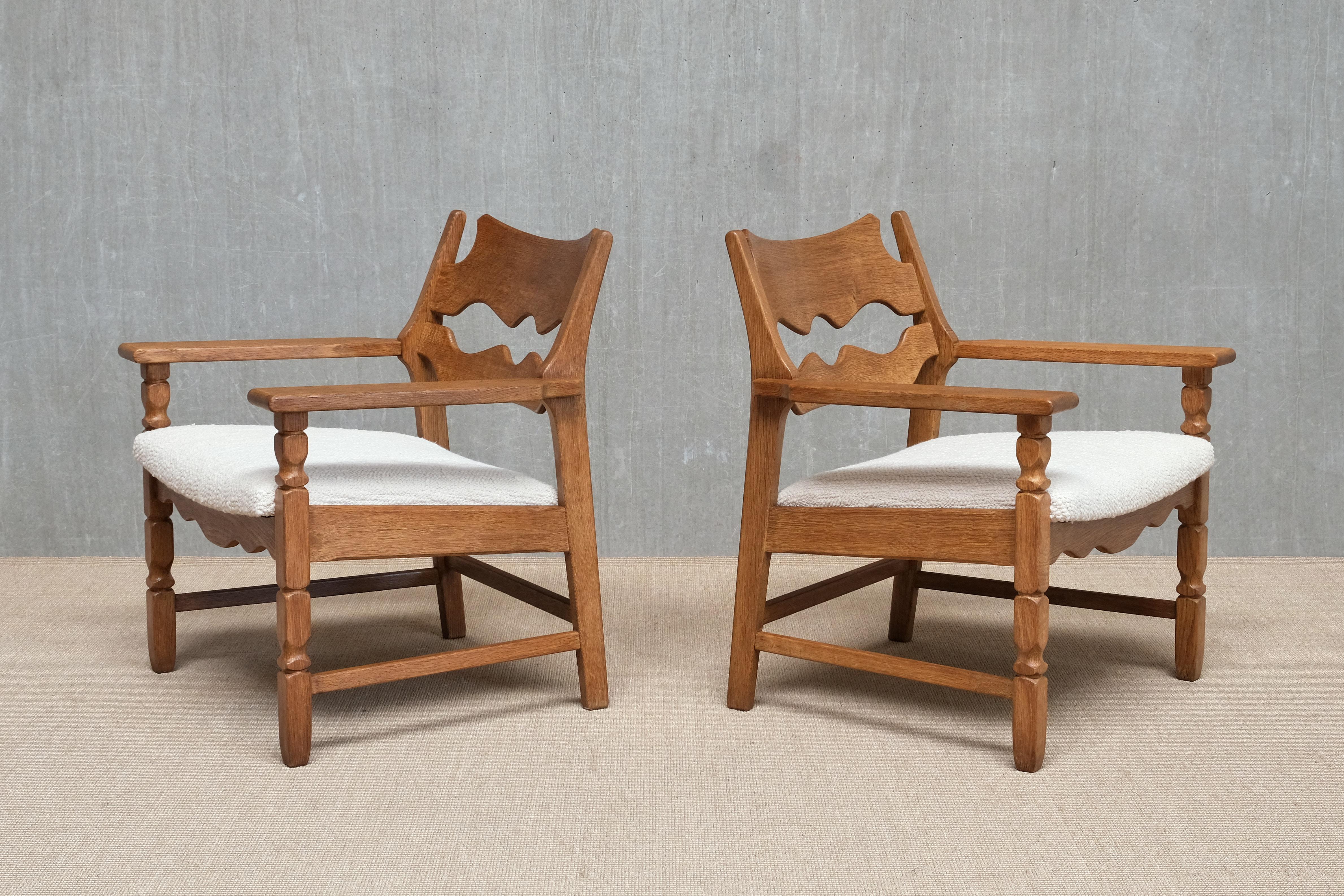 This rare pair of armchairs was designed by Henning (Henry) Kjærnulf and produced by EG Møbler in Denmark during the 1960s. Part of the designer’s celebrated Razorblade series, the chairs showcase a refined balance of bold form and organic elegance.