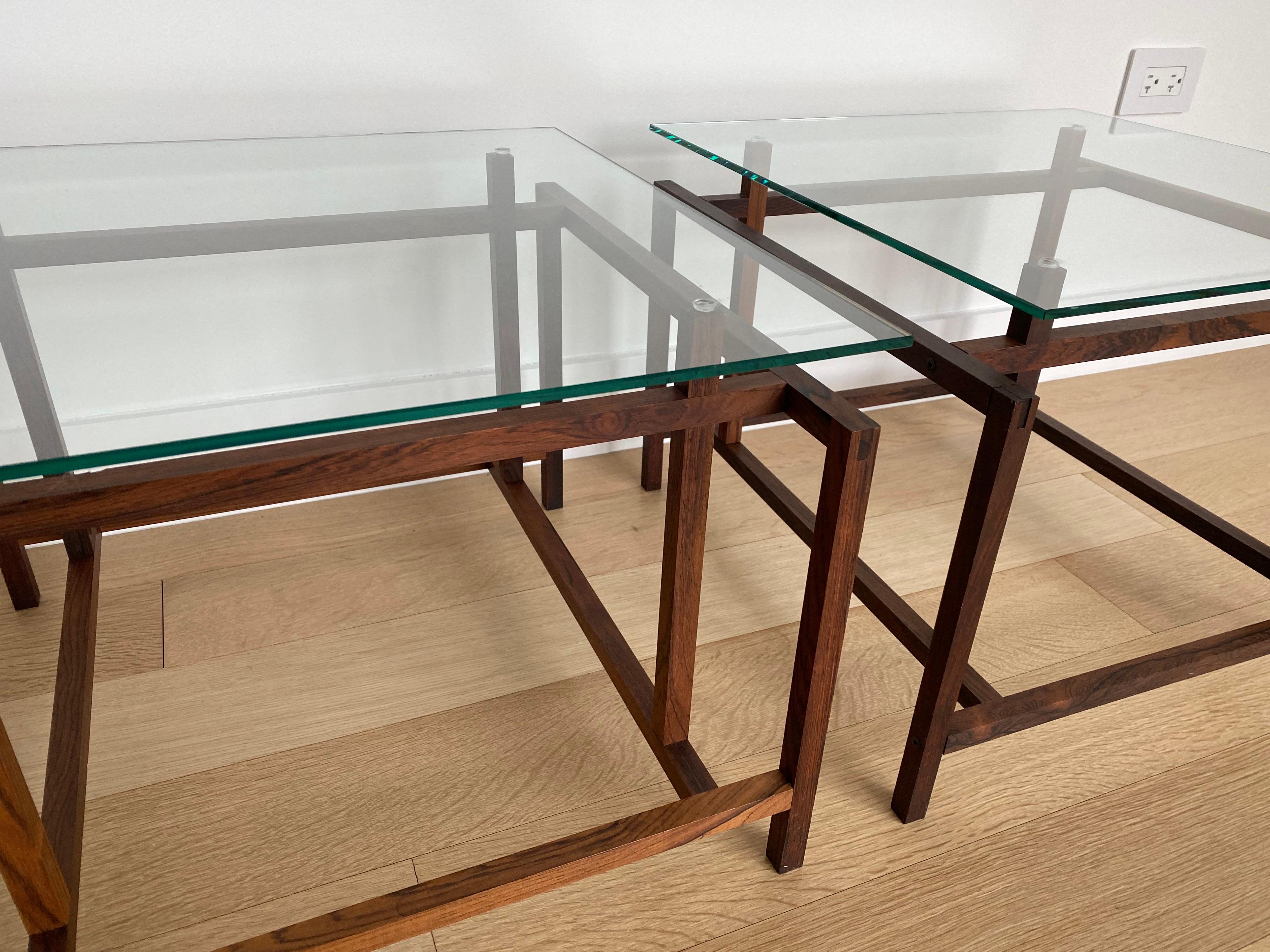 Paar Henning Nrgaard-Tische (Mitte des 20. Jahrhunderts) im Angebot