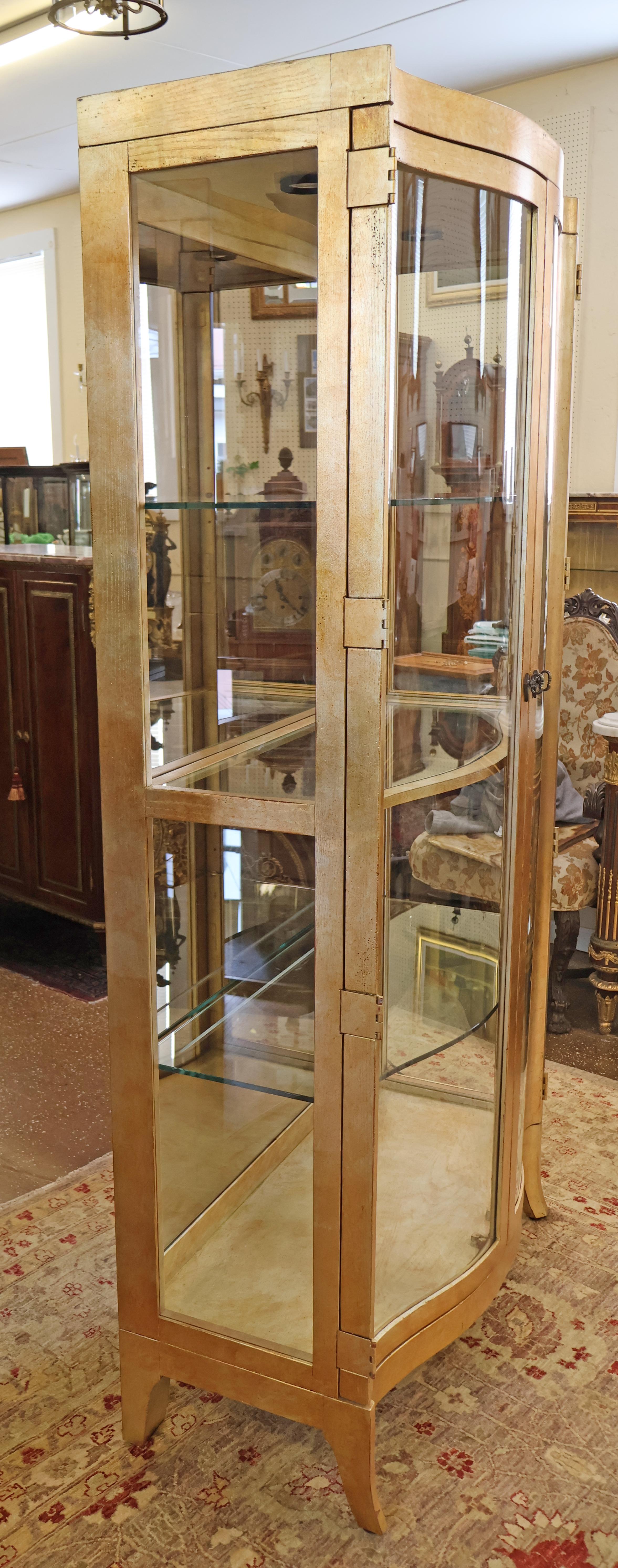 Pair of Henredon Gold Leaf Finish China Curio Display Cabinets For Sale 11