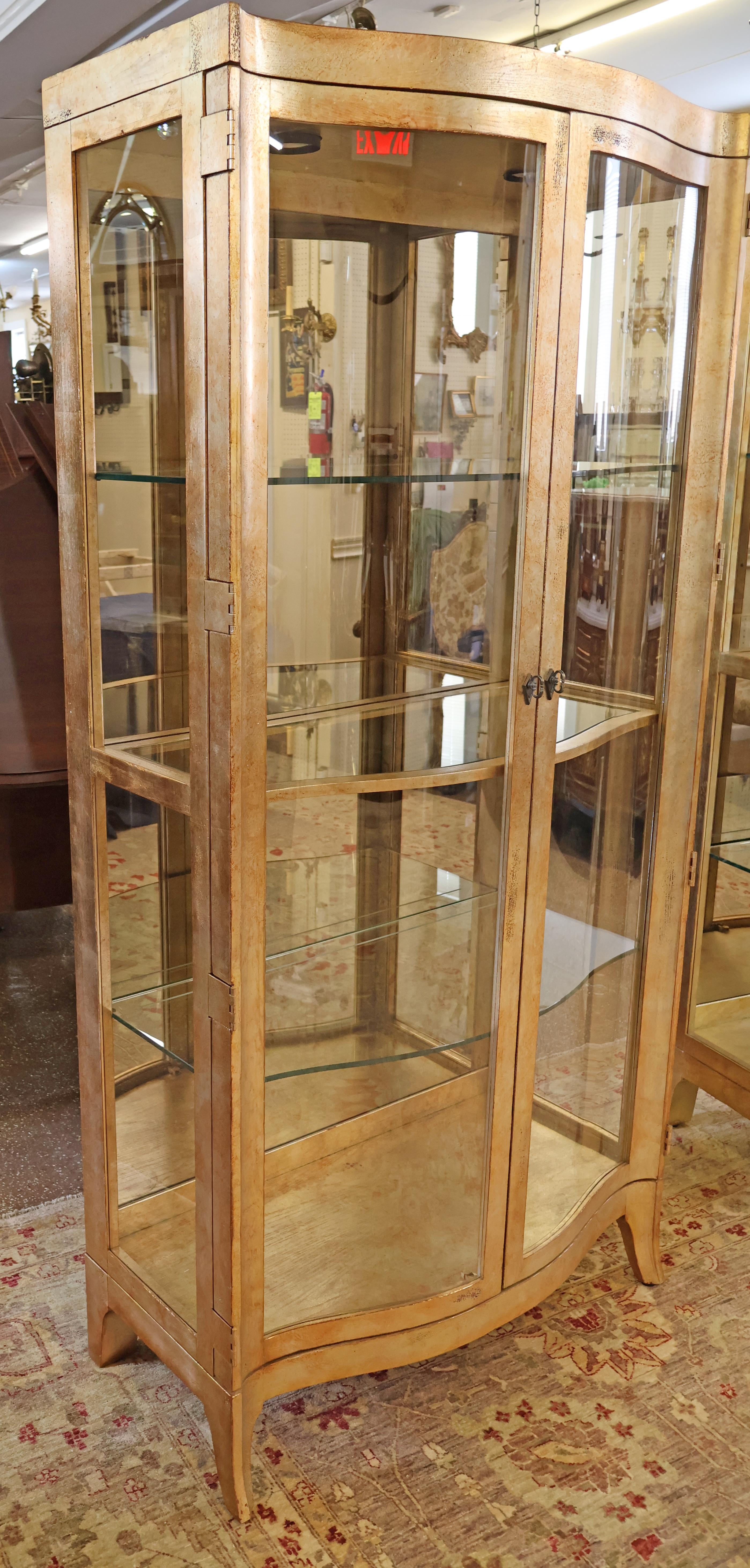 Pair of Henredon Gold Leaf Finish China Curio Display Cabinets For Sale 2