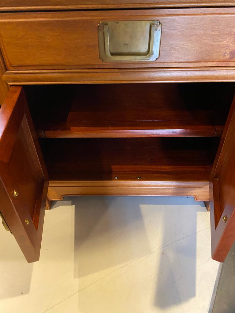 Pair of Henredon Mid-Century Asian Style Night Stands/Side Tables In Good Condition In Sarasota, FL