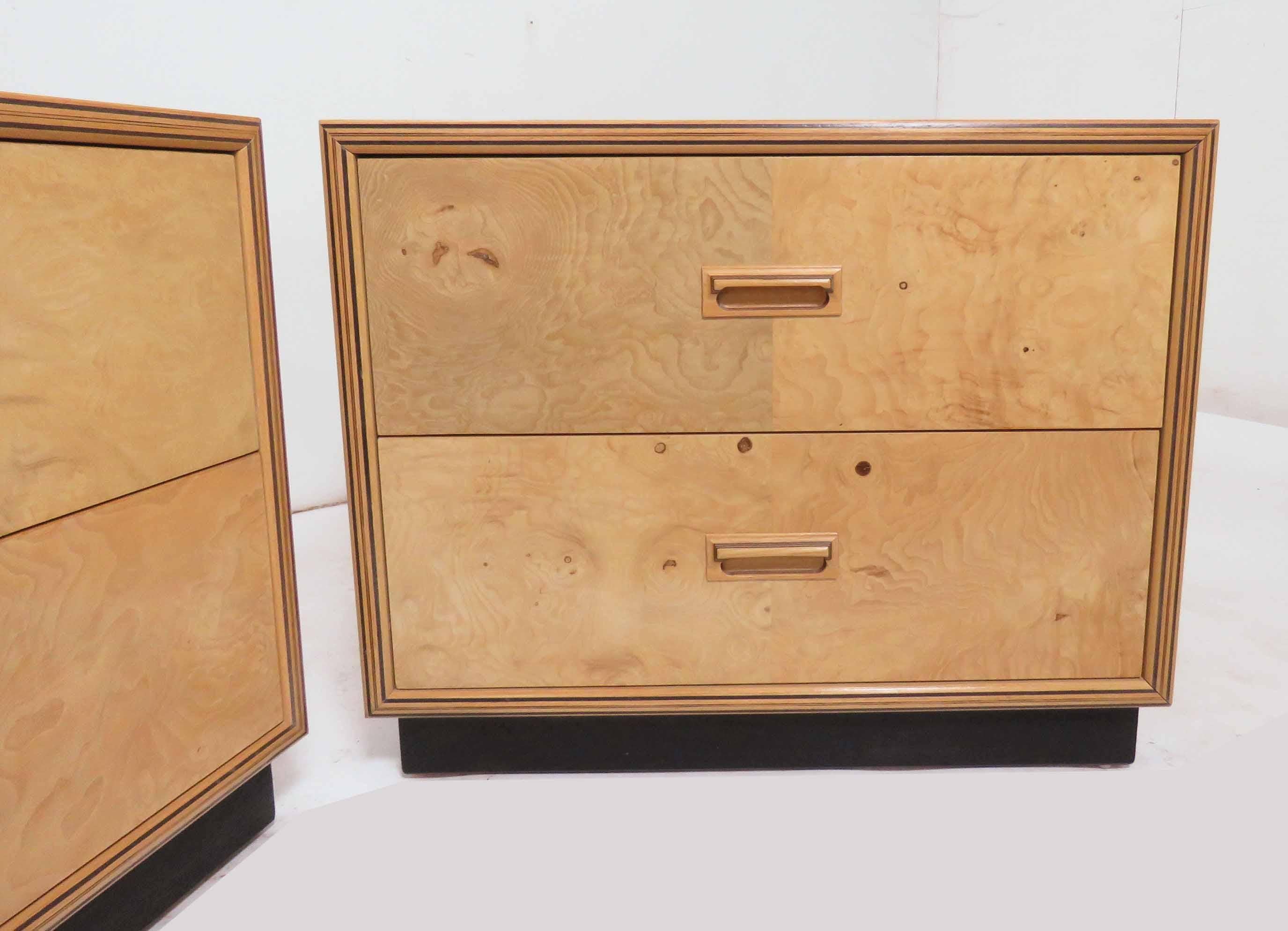 Pair of Henredon Scene Two Burl Wood Nightstands In Good Condition In Peabody, MA
