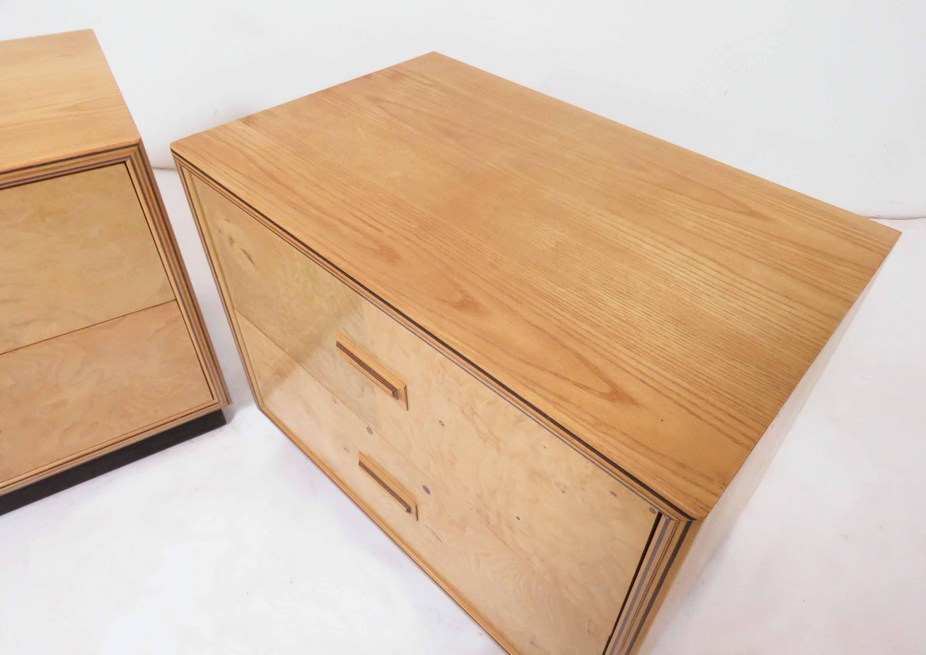Late 20th Century Pair of Henredon Scene Two Burl Wood Nightstands
