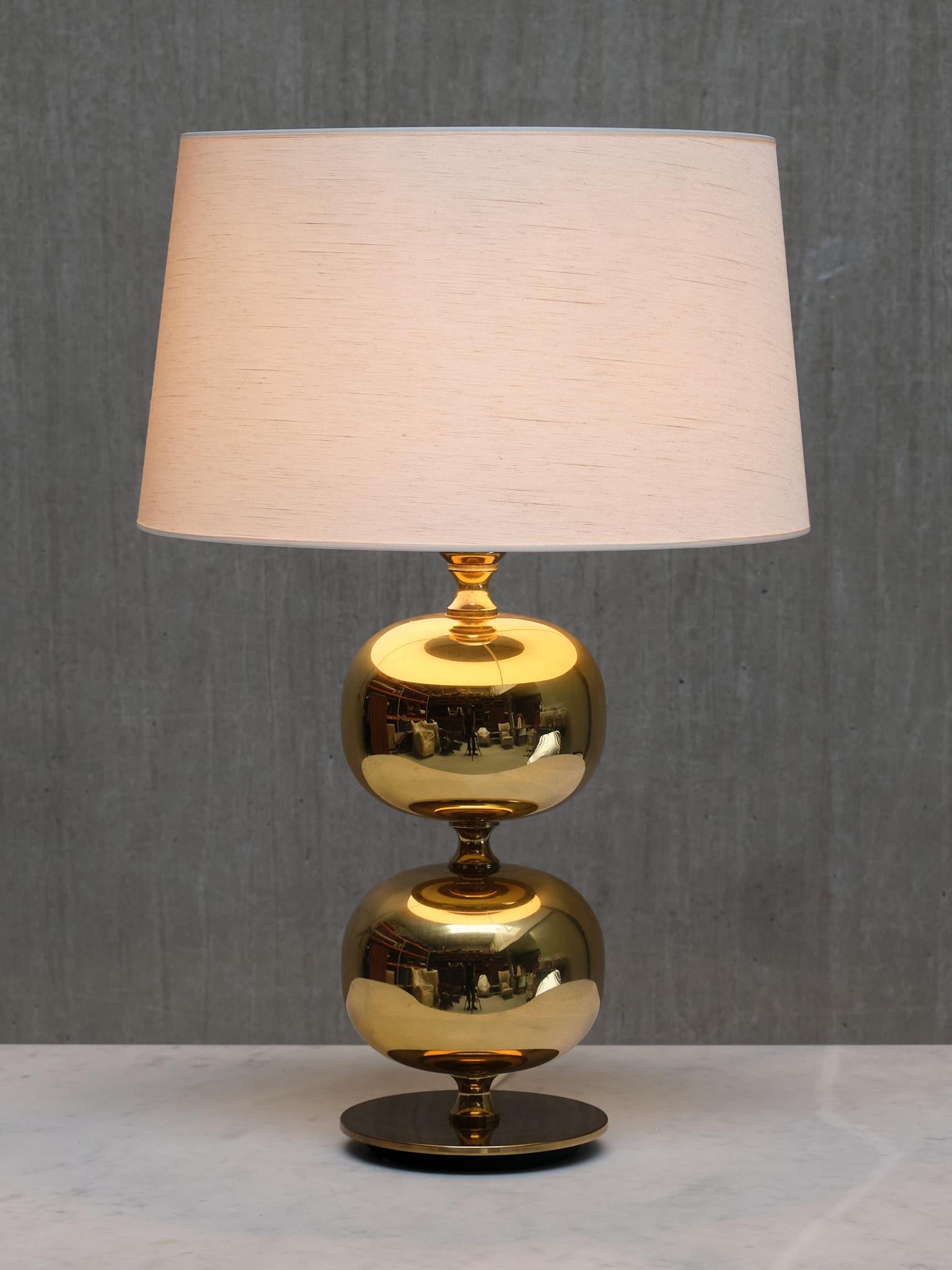 Metà XX secolo Coppia di lampade da tavolo in ottone Henrik Blomqvist, Stilarmatur Tranås, Svezia, anni '60 in vendita