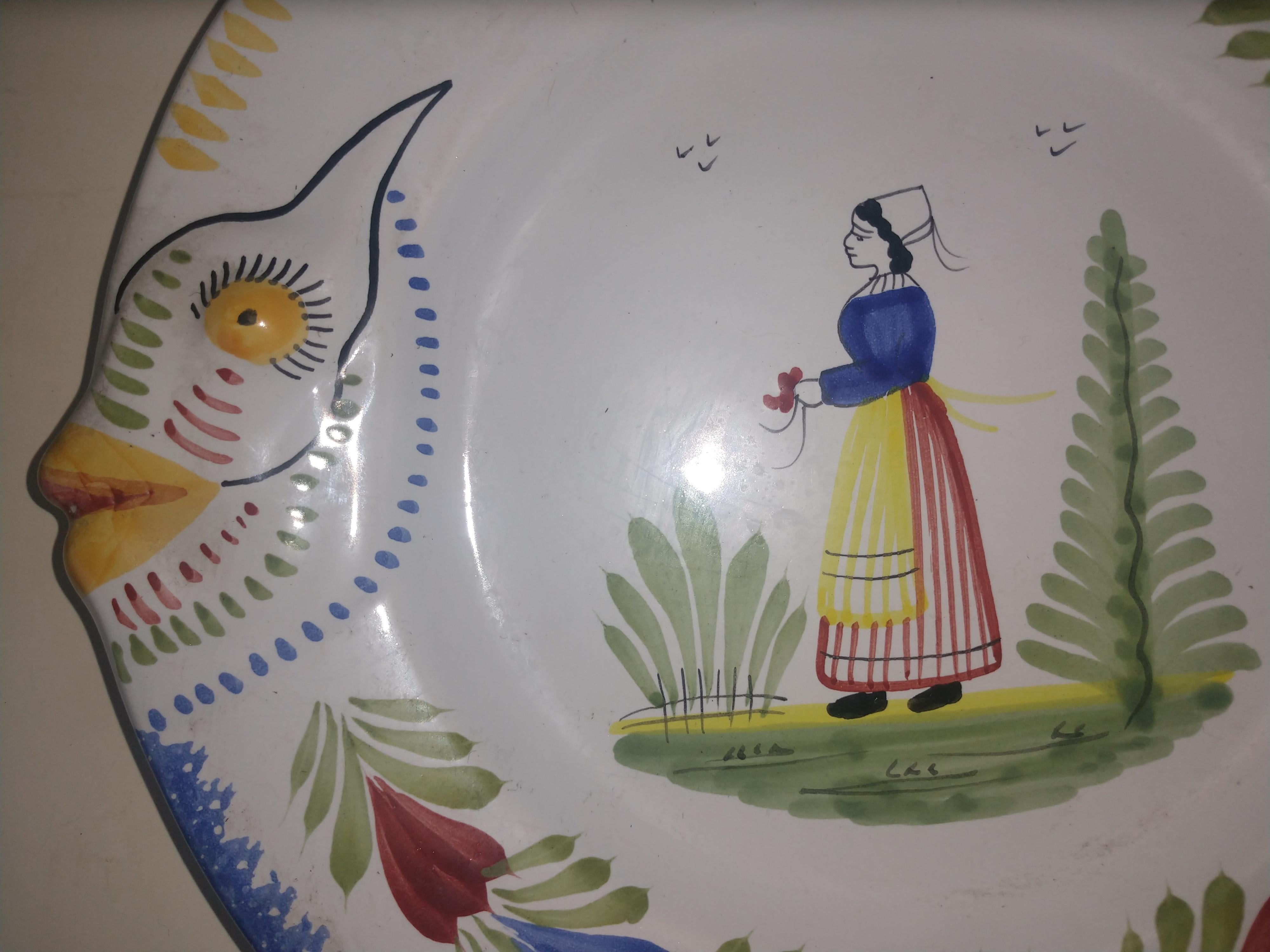 French Pair of Henriot Quimper Faience Fish Plates For Sale