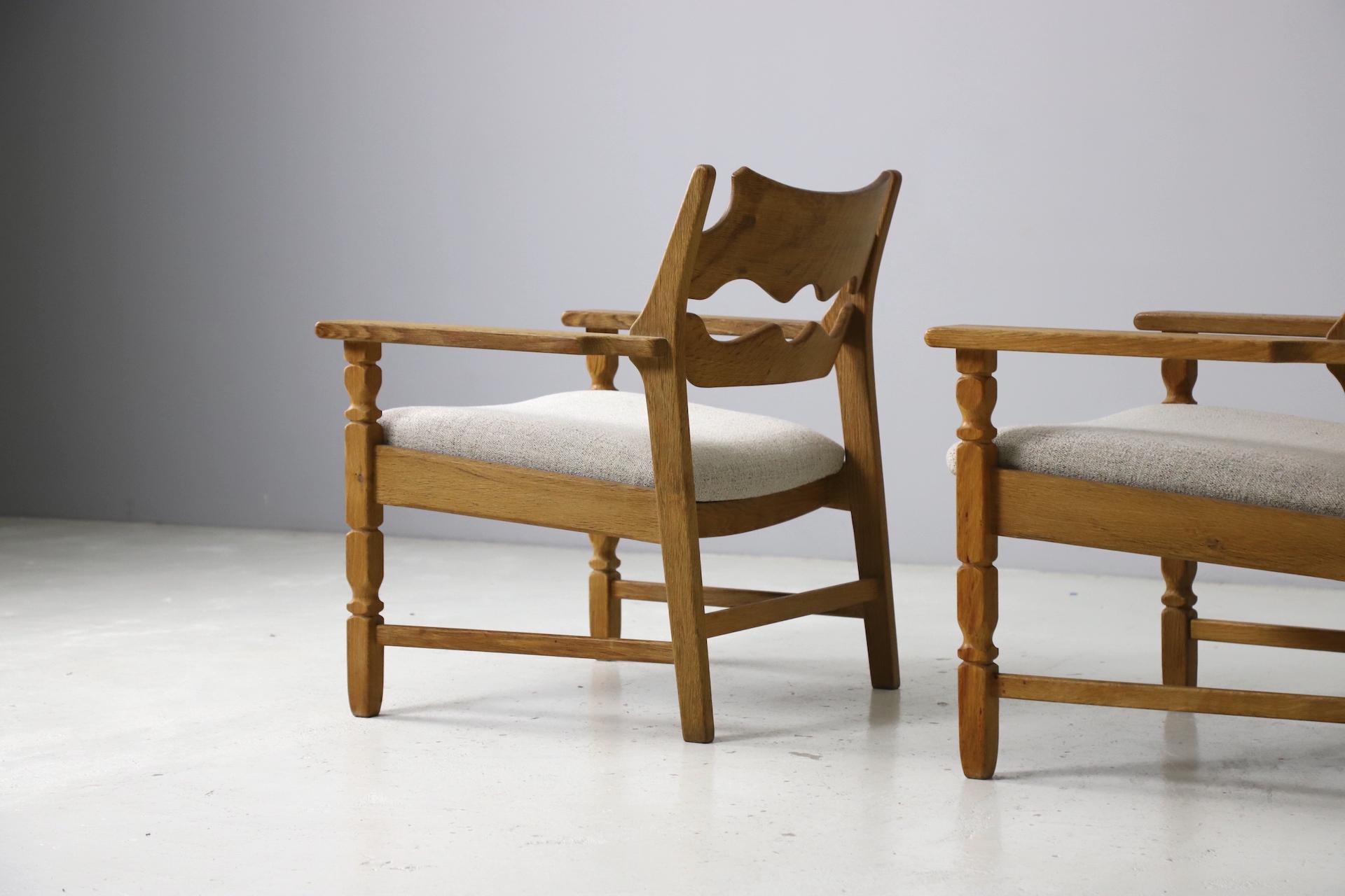 Pair of Henry Kjaernulf 'Razor Blade' Chairs in Patinated Oak, Denmark, 1960s In Good Condition In Sittard, LI