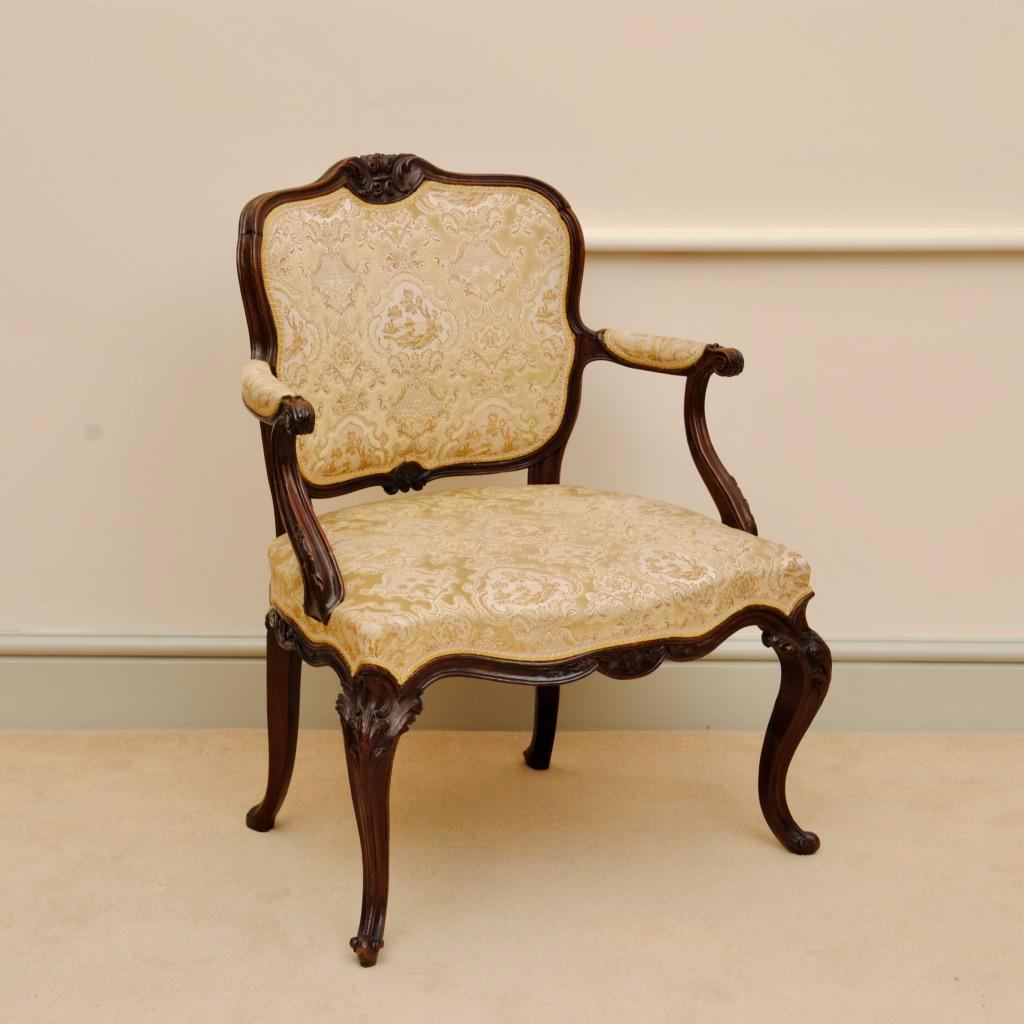 Pair of Hepplewhite Period Carved Mahogany Open Armchairs In Good Condition In Lincolnshire, GB