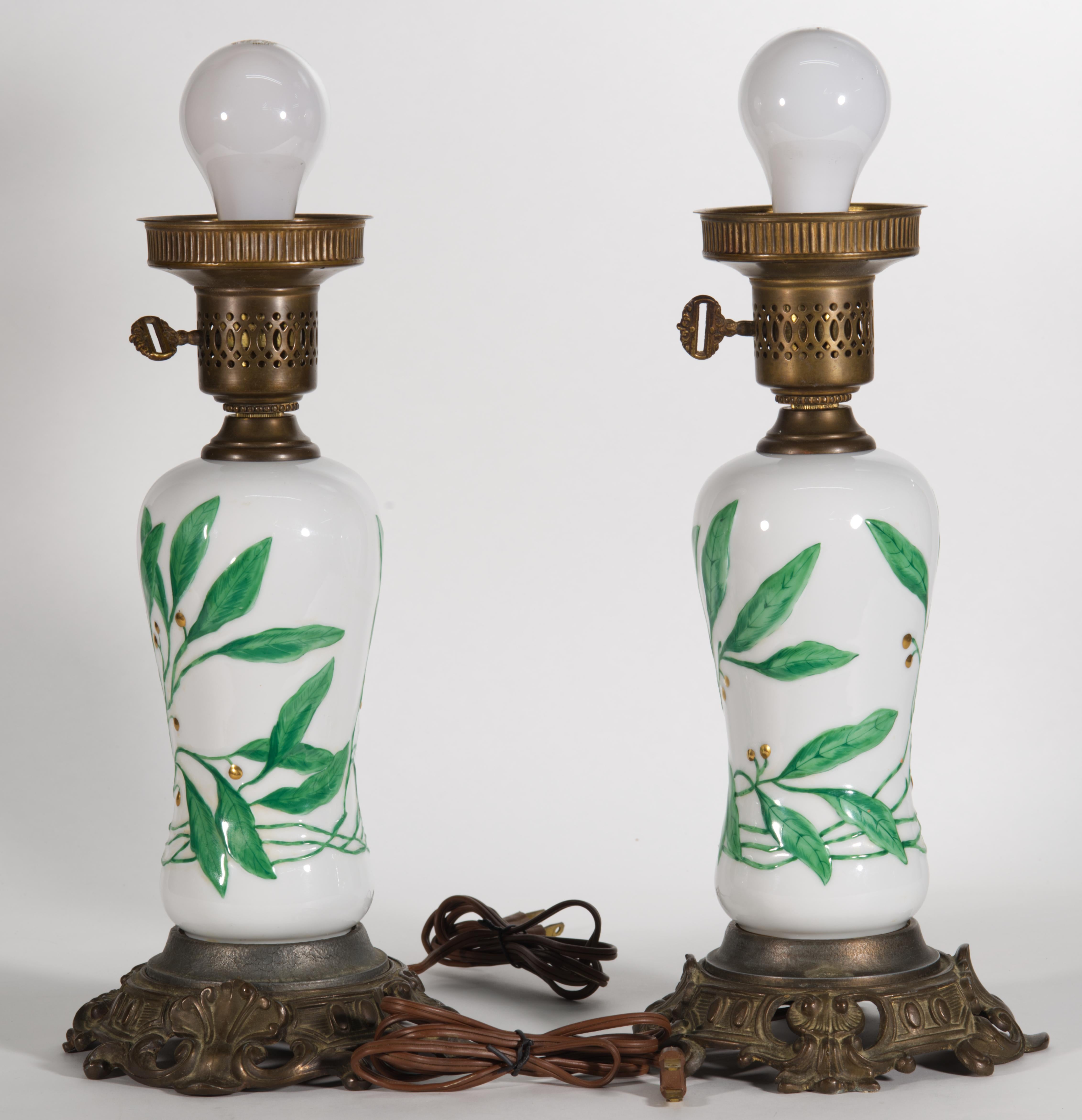 Hungarian Pair of Herend Hand-painted Art Deco Porcelain Table Lamps For Sale