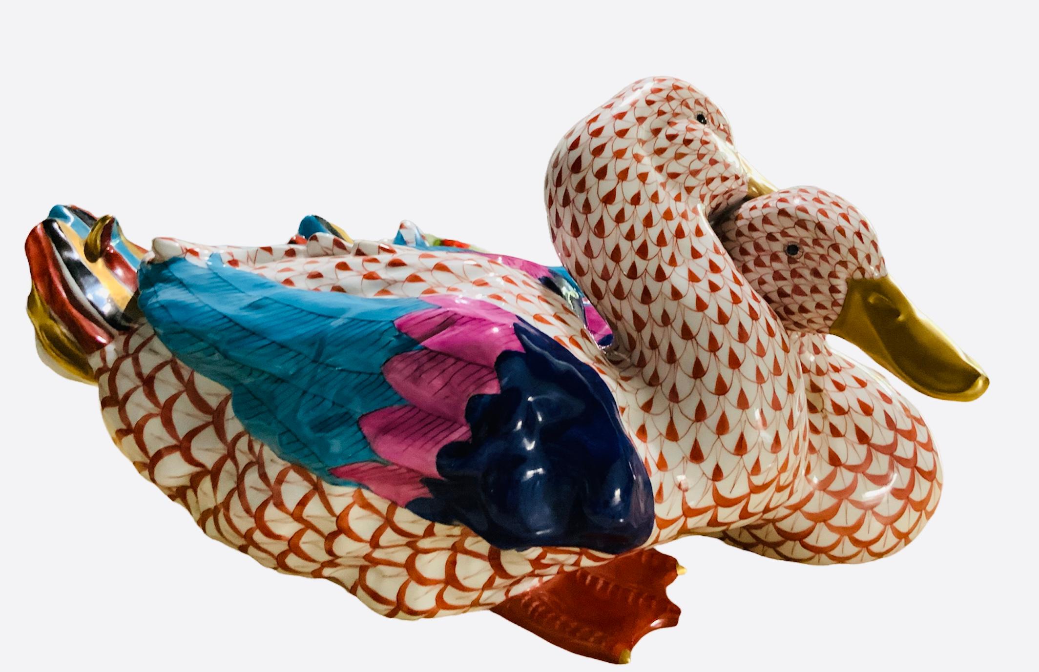 Art déco Paire de canards de grande taille en porcelaine Herend peints à la main en vente