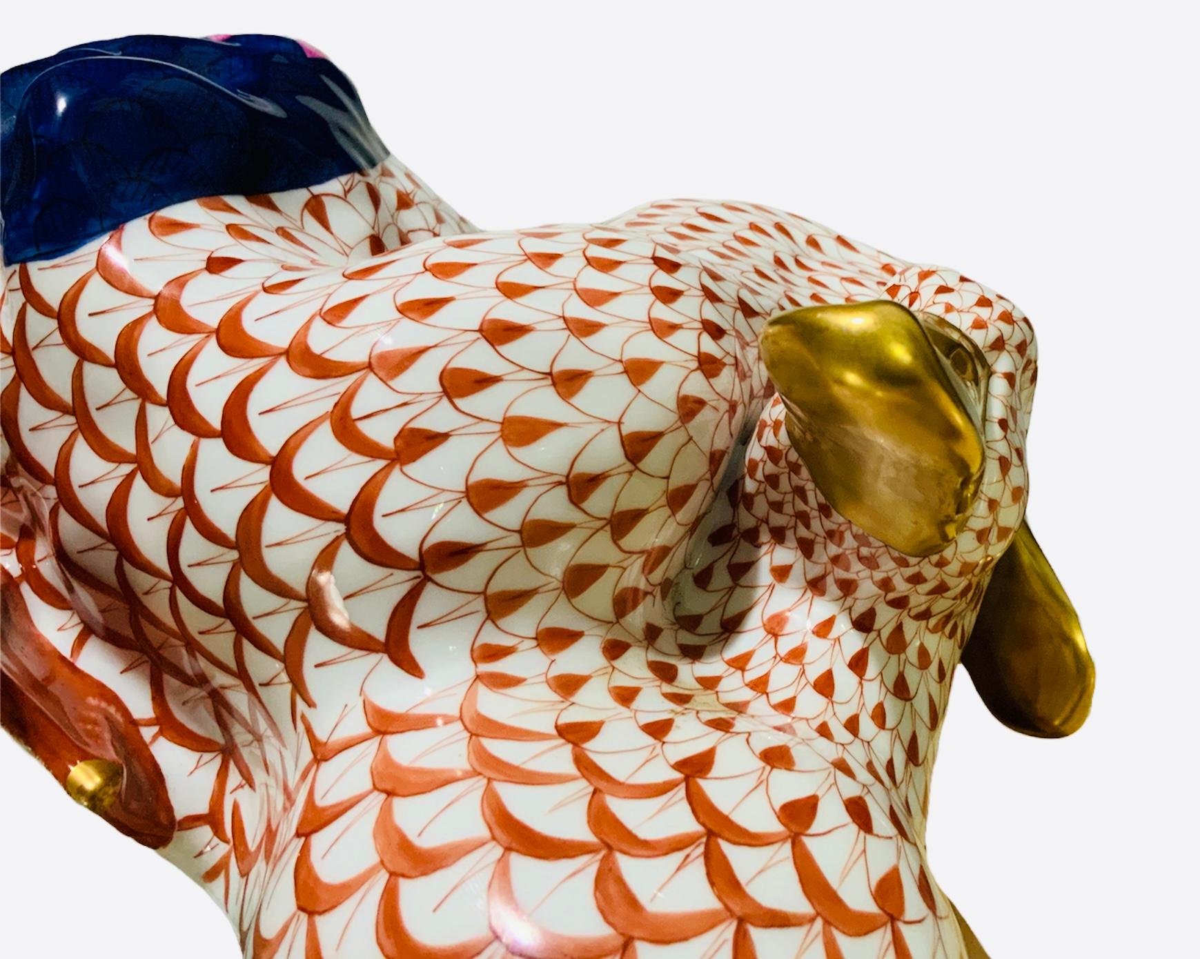Pareja de patos de gran tamaño pintados a mano en porcelana de Herend Porcelana en venta