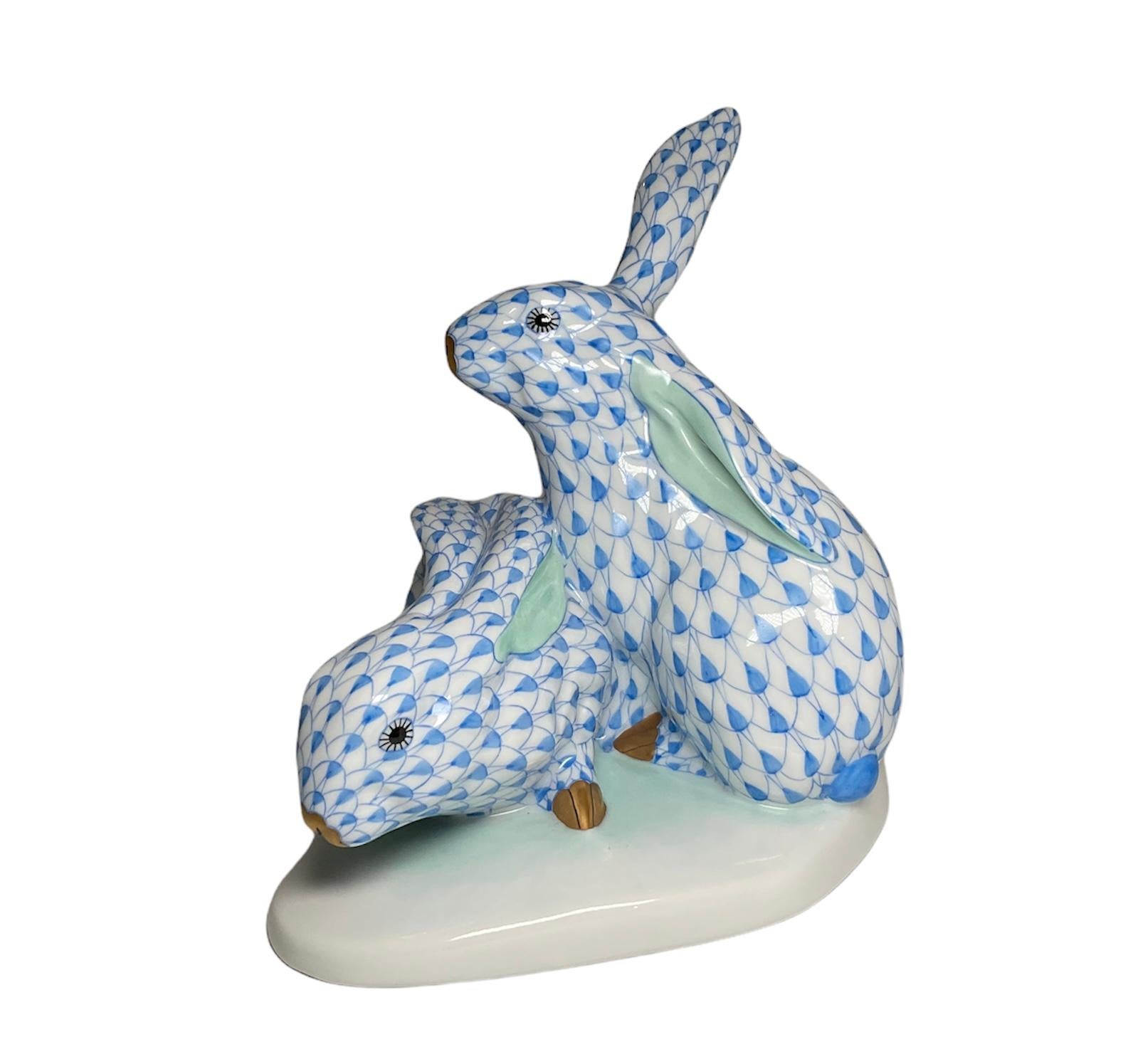 Pair of Herend Porcelain Hand Painted Rabbits In Good Condition In Guaynabo, PR