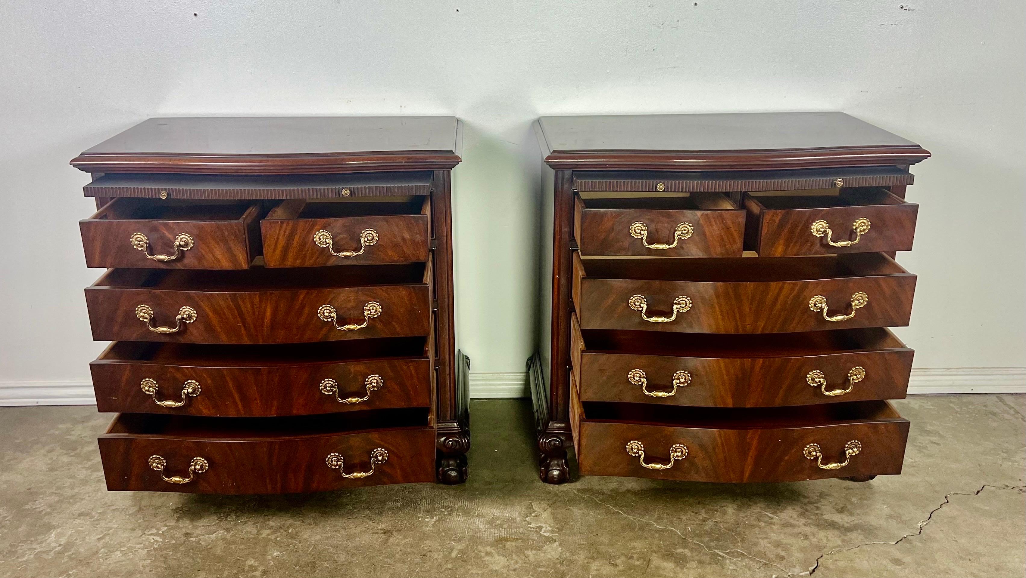 Pair of Heritage Federal Style Chests of Drawers For Sale 1