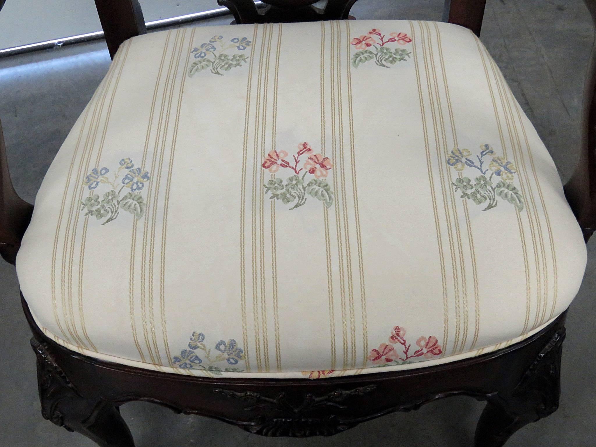 Pair of Heritage Georgian Style Armchairs In Good Condition In Swedesboro, NJ