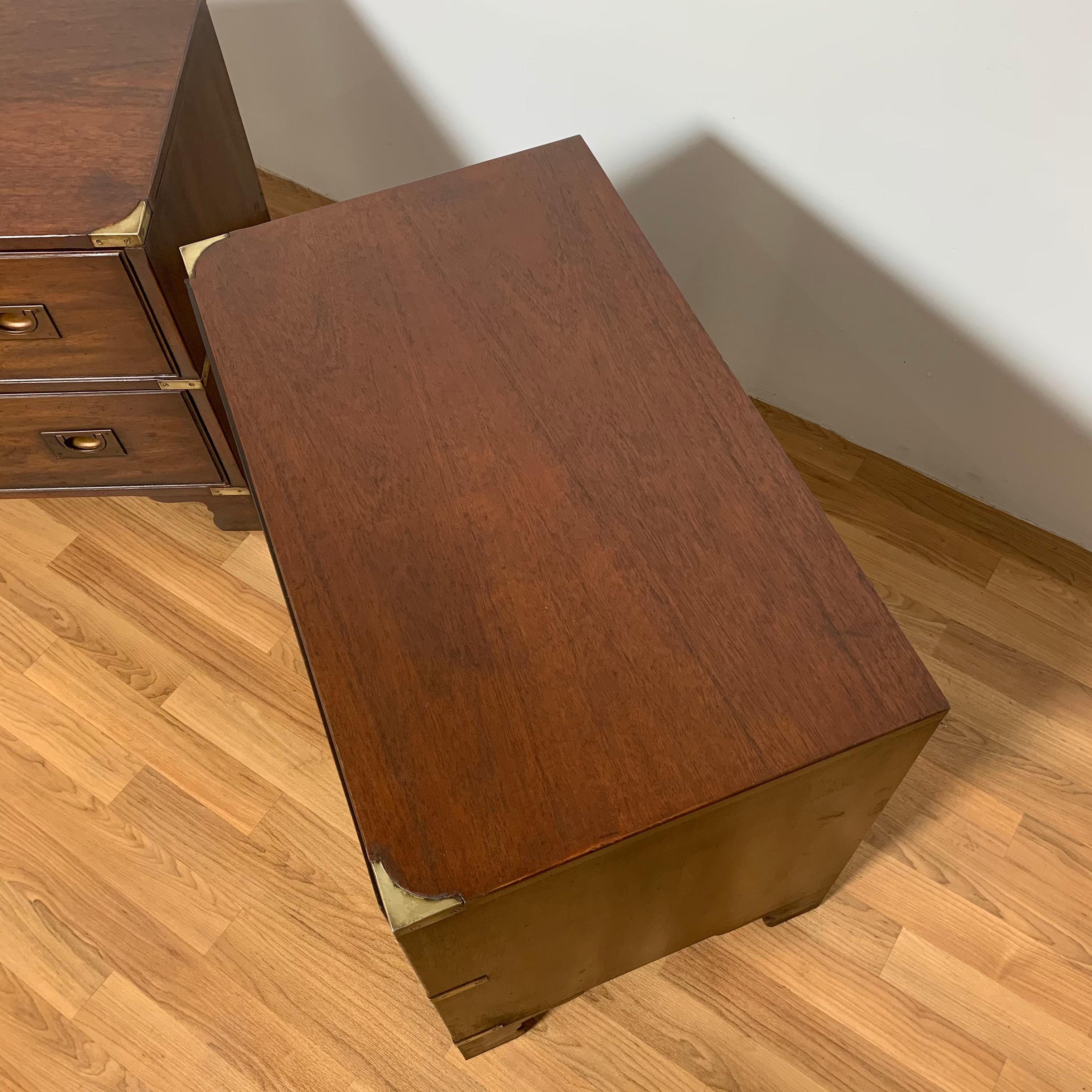 Pair of Heritage Henredon Campaign Style Night Stands, Circa 1960s In Good Condition In Peabody, MA