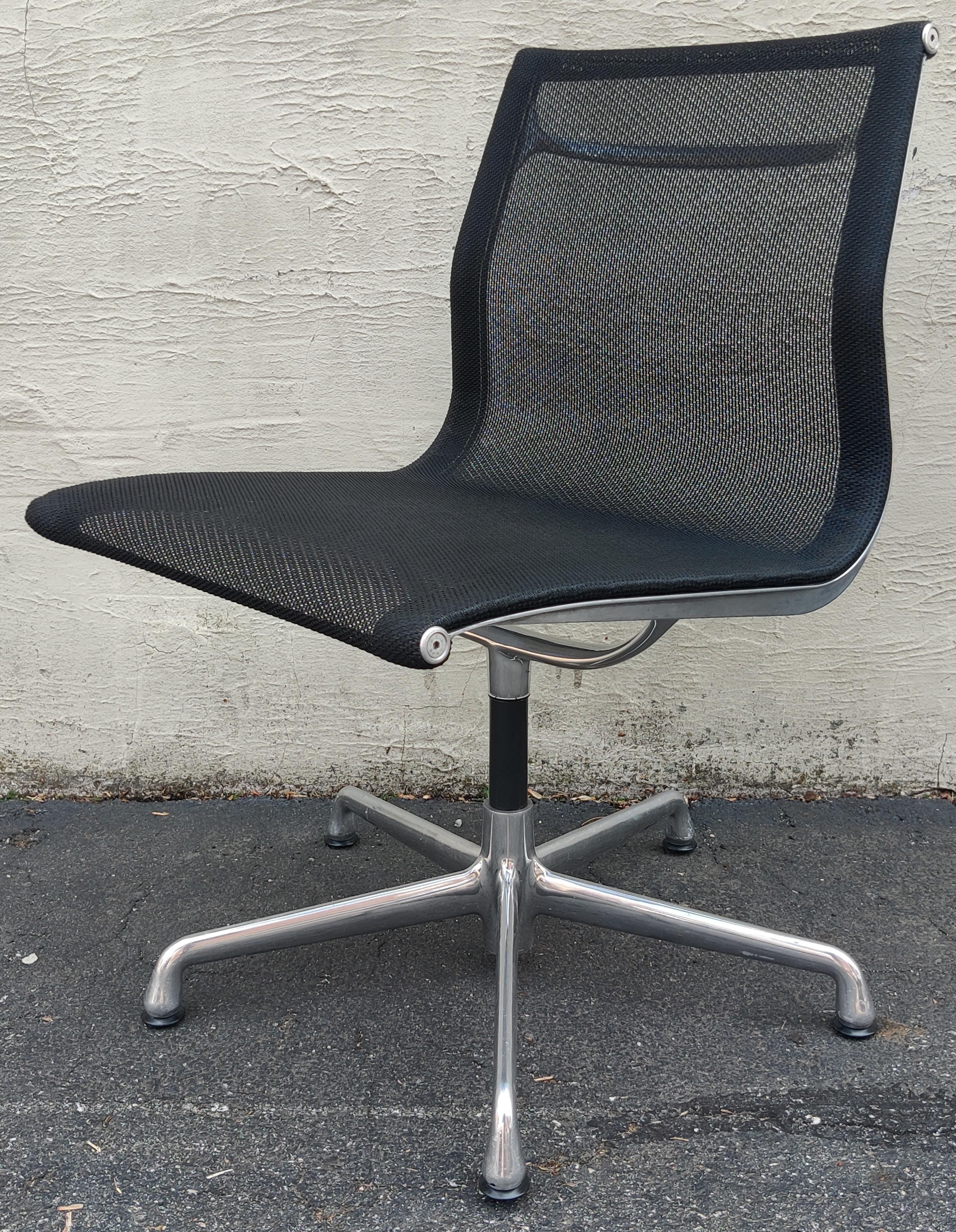 Mid-Century Modern Pair of Herman Miller Eames Aluminum Group Management Side Chair Black Mesh