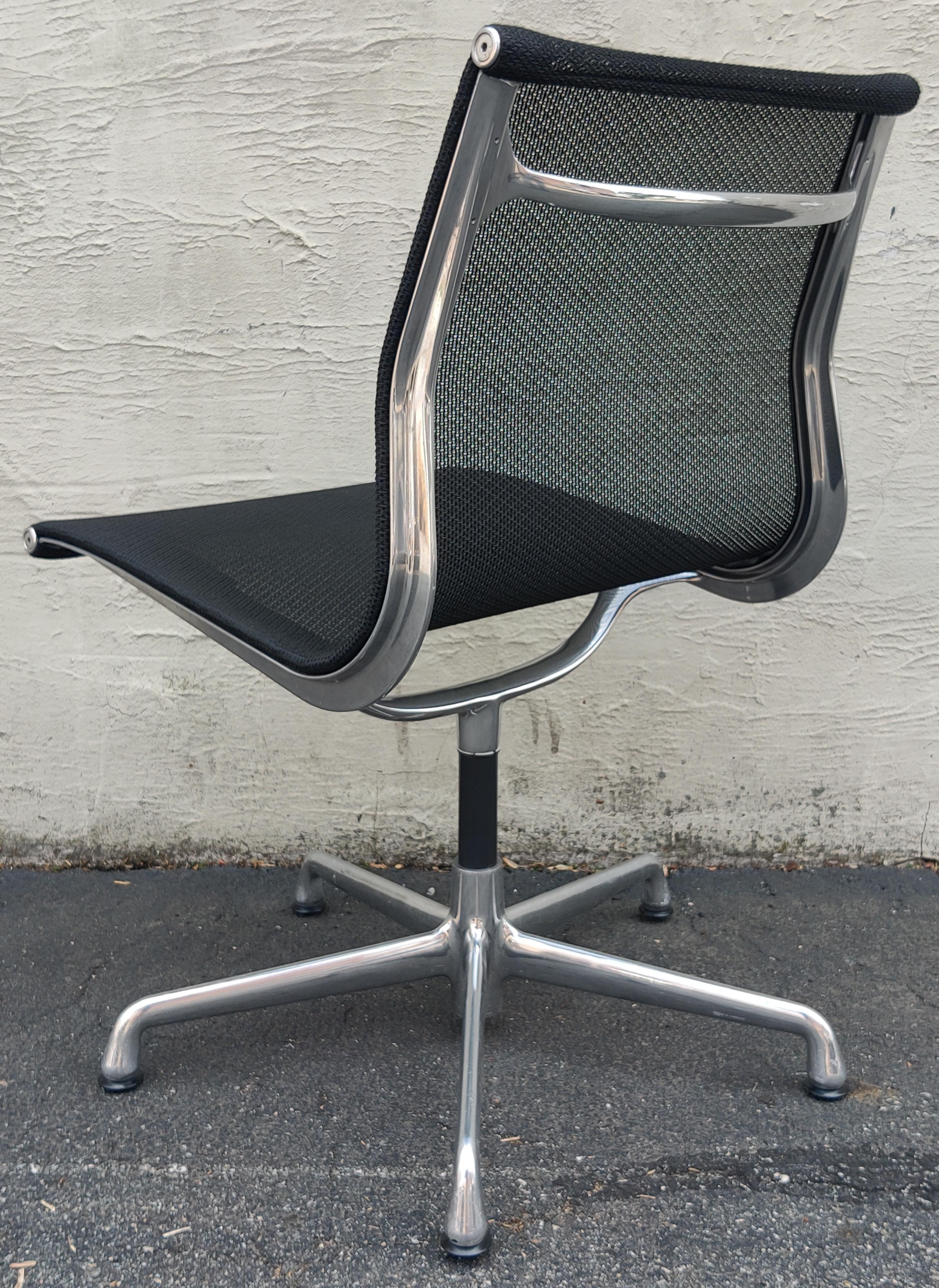 Woven Pair of Herman Miller Eames Aluminum Group Management Side Chair Black Mesh