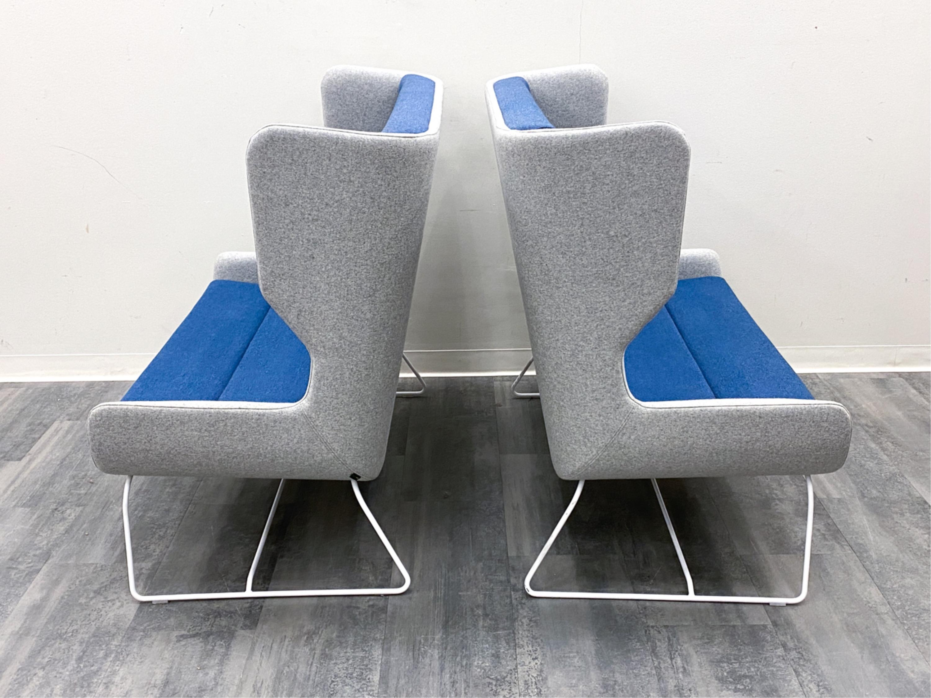 Paire de canapés à haut dossier Herman Miller 