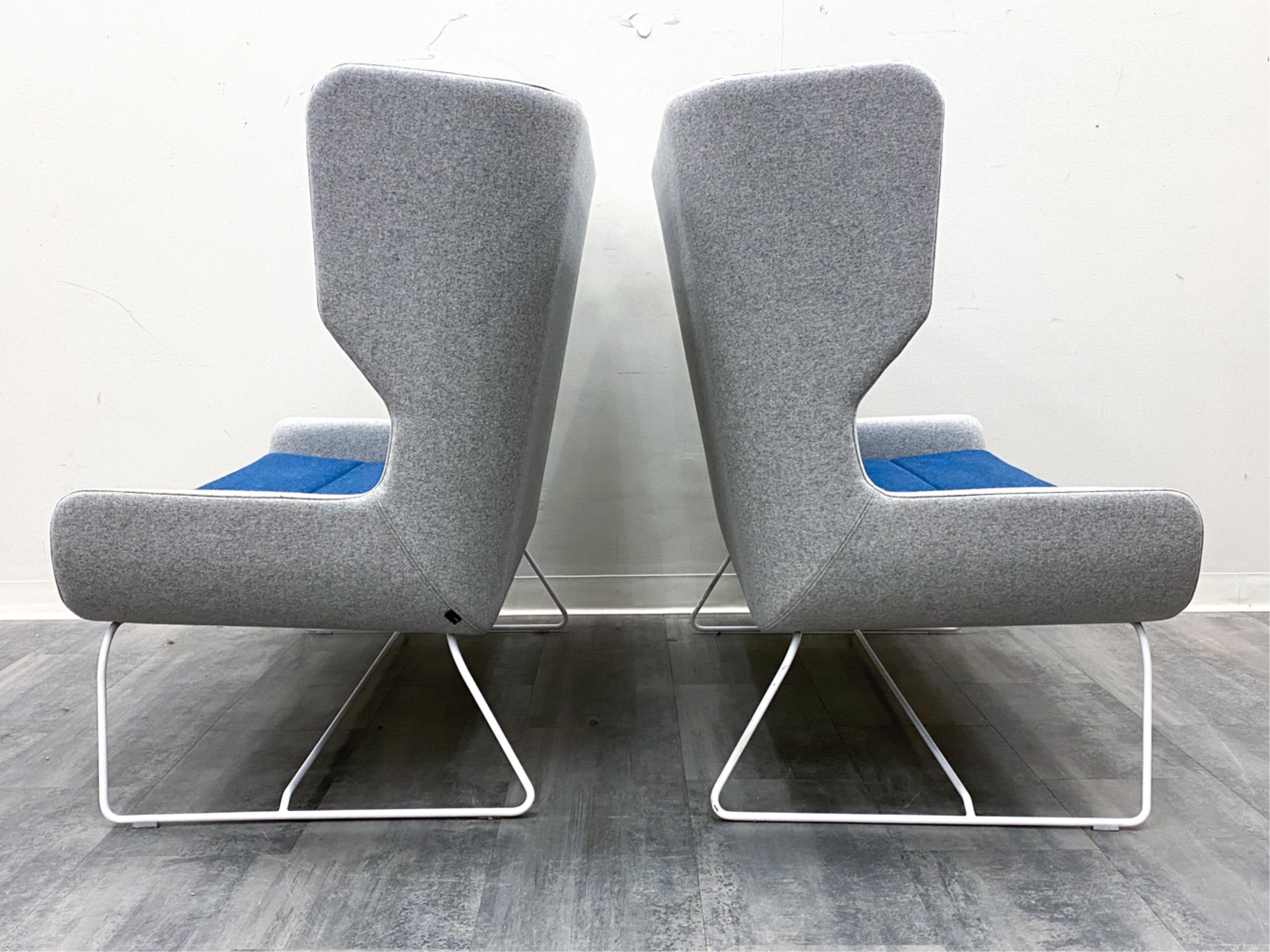 Paire de canapés à haut dossier Herman Miller 