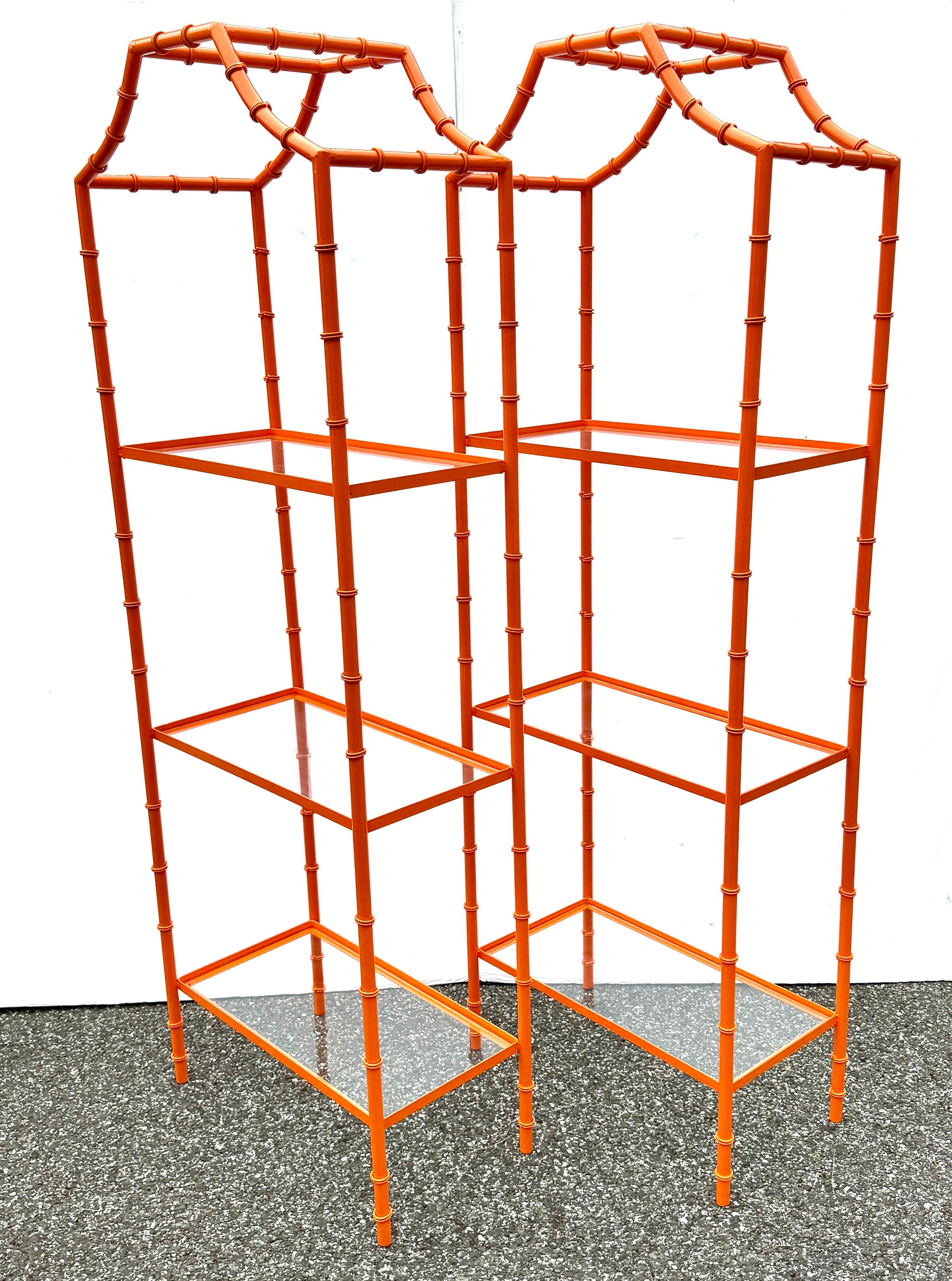 Paar Hermes Orange Faux Bambus Etagere Regale, Mid-Century Modern im Angebot 4