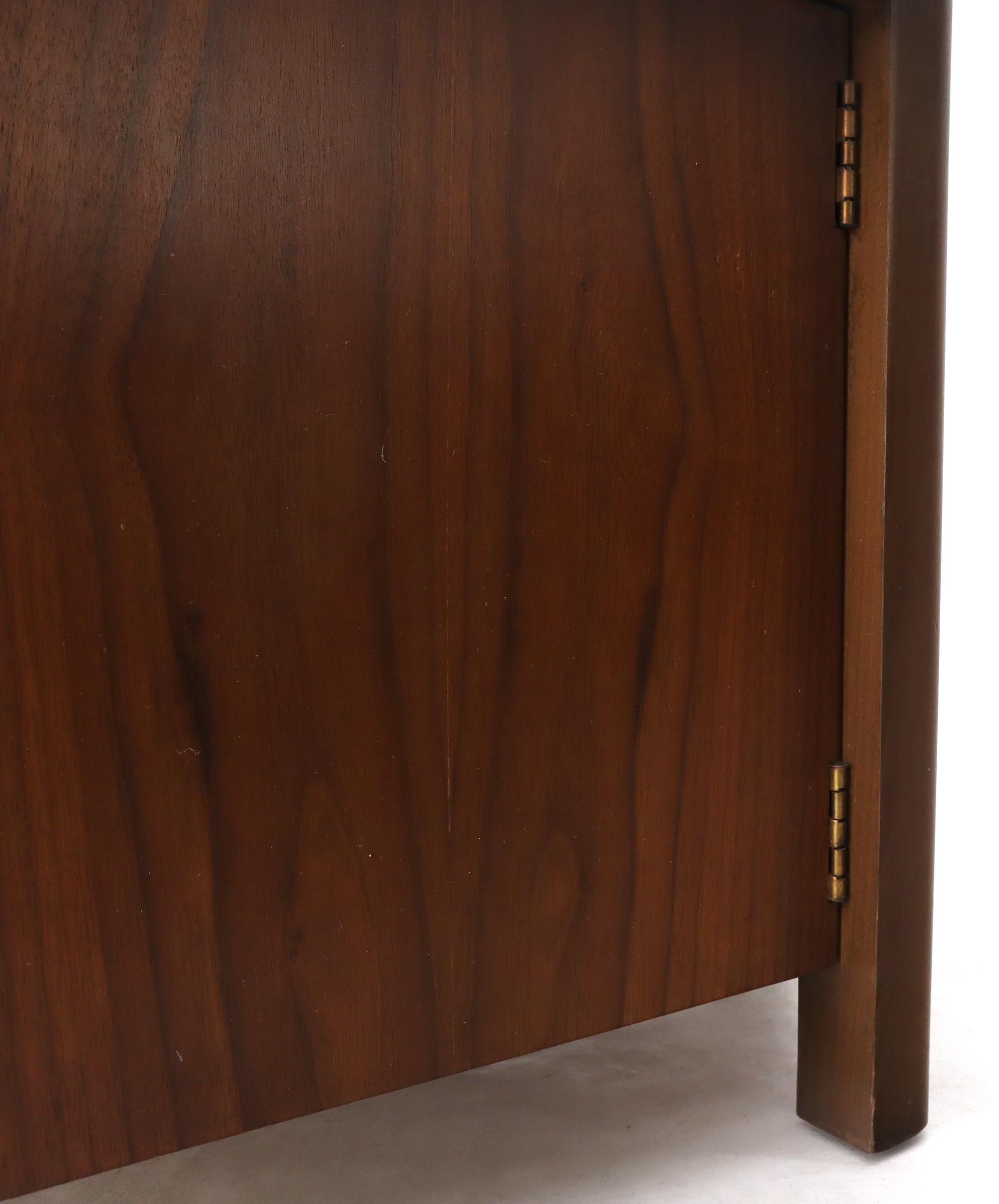 Pair of Hexagon Walnut End Side Tables w/ One Door Cabinets Storage Compartment For Sale 2