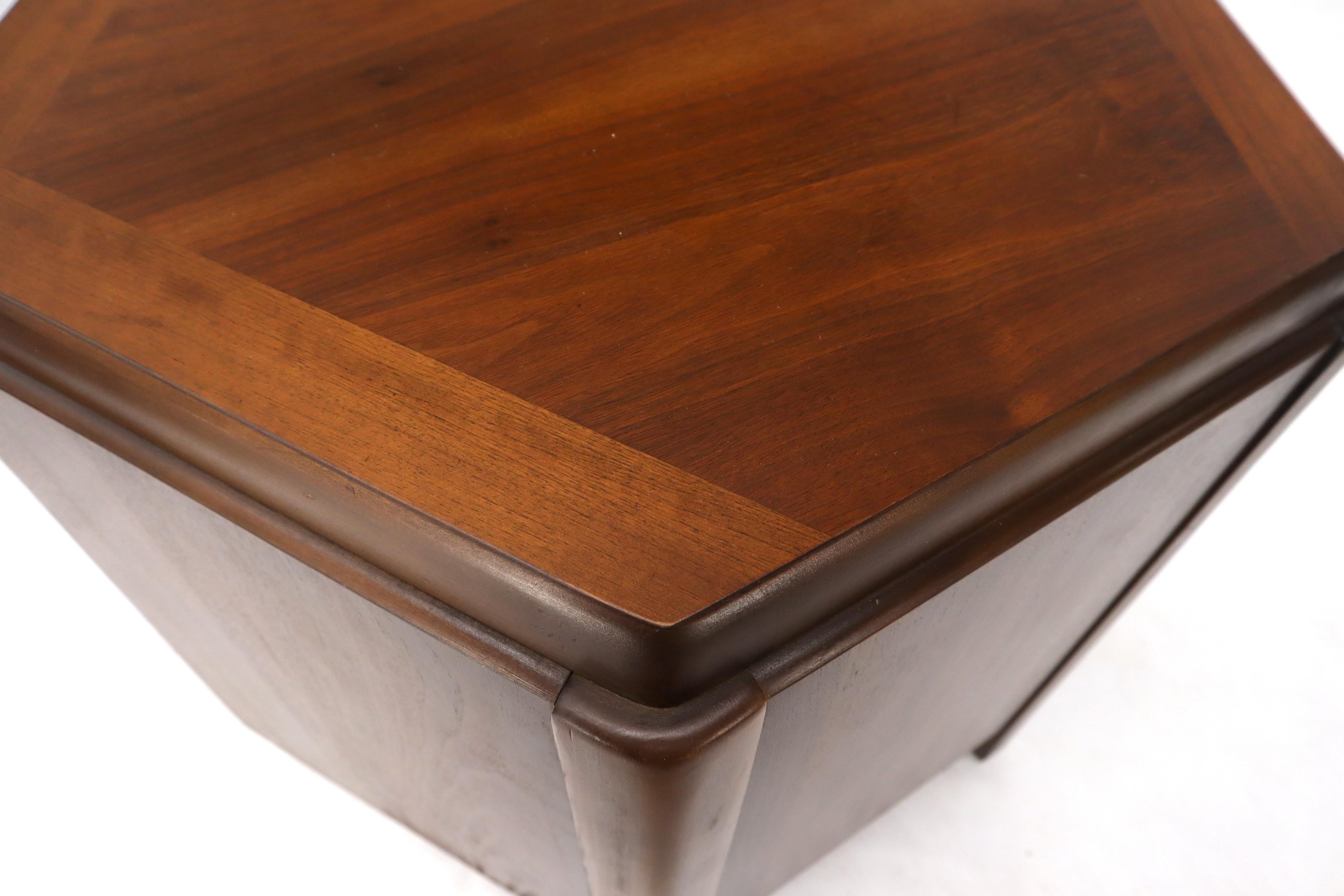 Pair of Hexagon Walnut End Side Tables w/ One Door Cabinets Storage Compartment For Sale 4