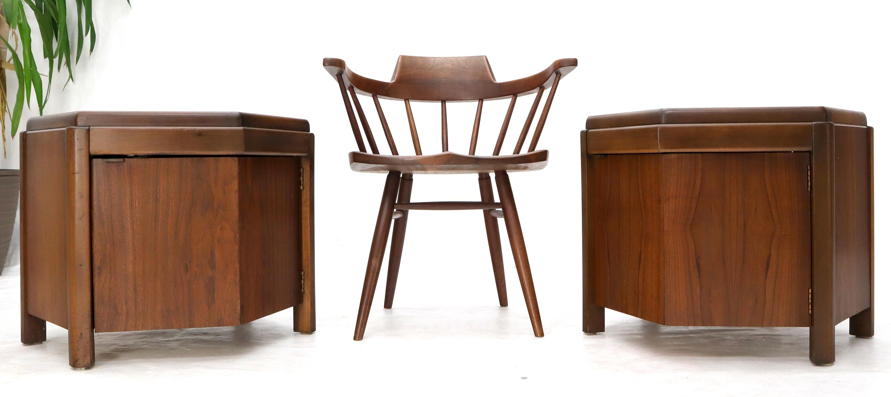 Mid-Century Modern Pair of Hexagon Walnut End Side Tables w/ One Door Cabinets Storage Compartment For Sale