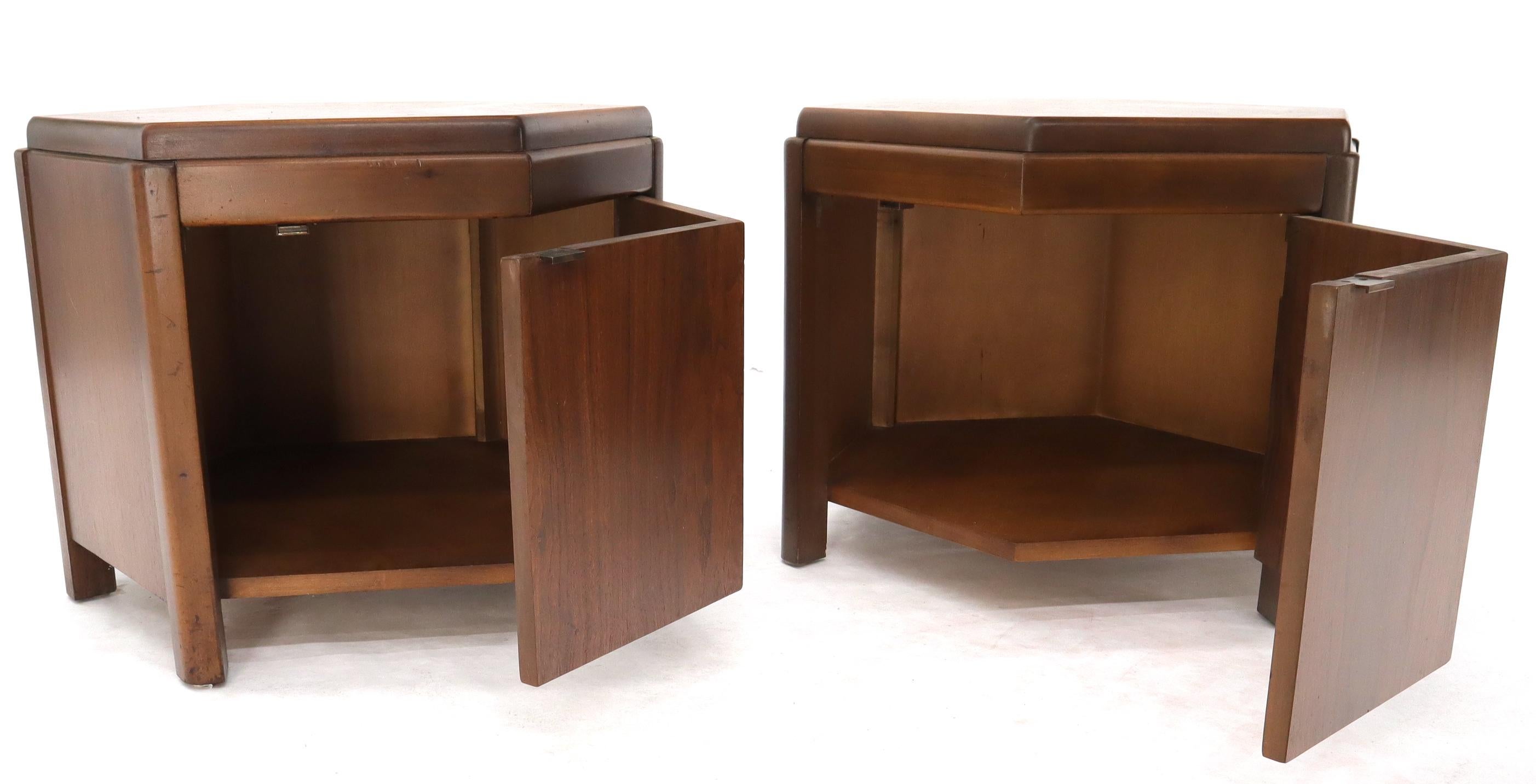 Pair of Hexagon Walnut End Side Tables w/ One Door Cabinets Storage Compartment In Good Condition For Sale In Rockaway, NJ