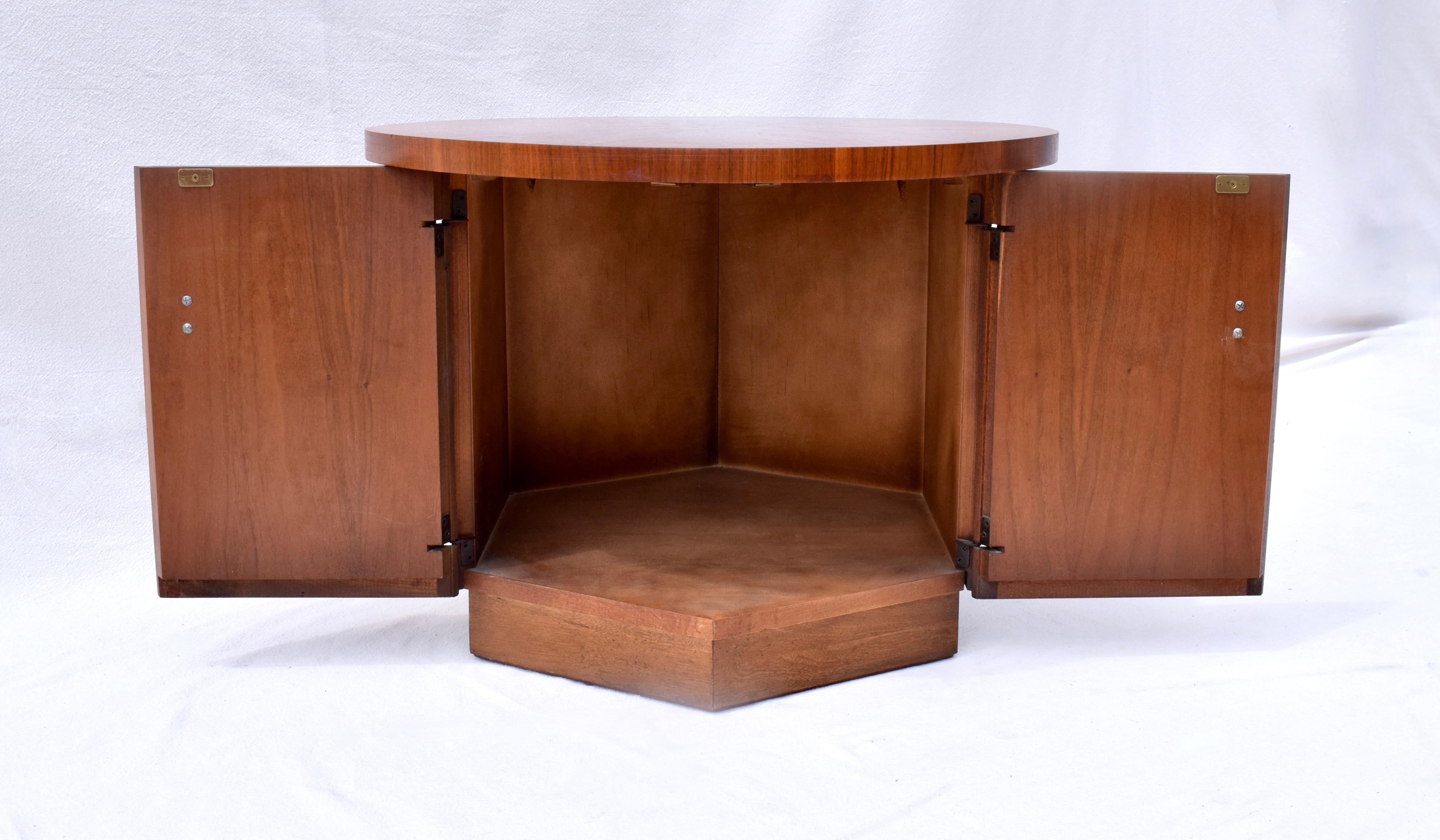Pair of Hexagon Walnut End Side Tables W/ Two Door Cabinets Storage Compartments In Good Condition For Sale In Southampton, NJ