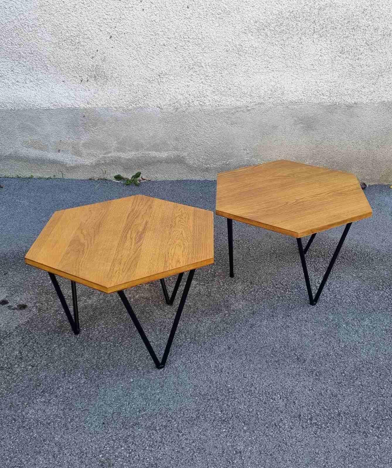 Coppia di tavolini esagonali di Gio Ponti per ISA Bergamo, Italia, anni '50 In condizioni buone a Lucija, SI