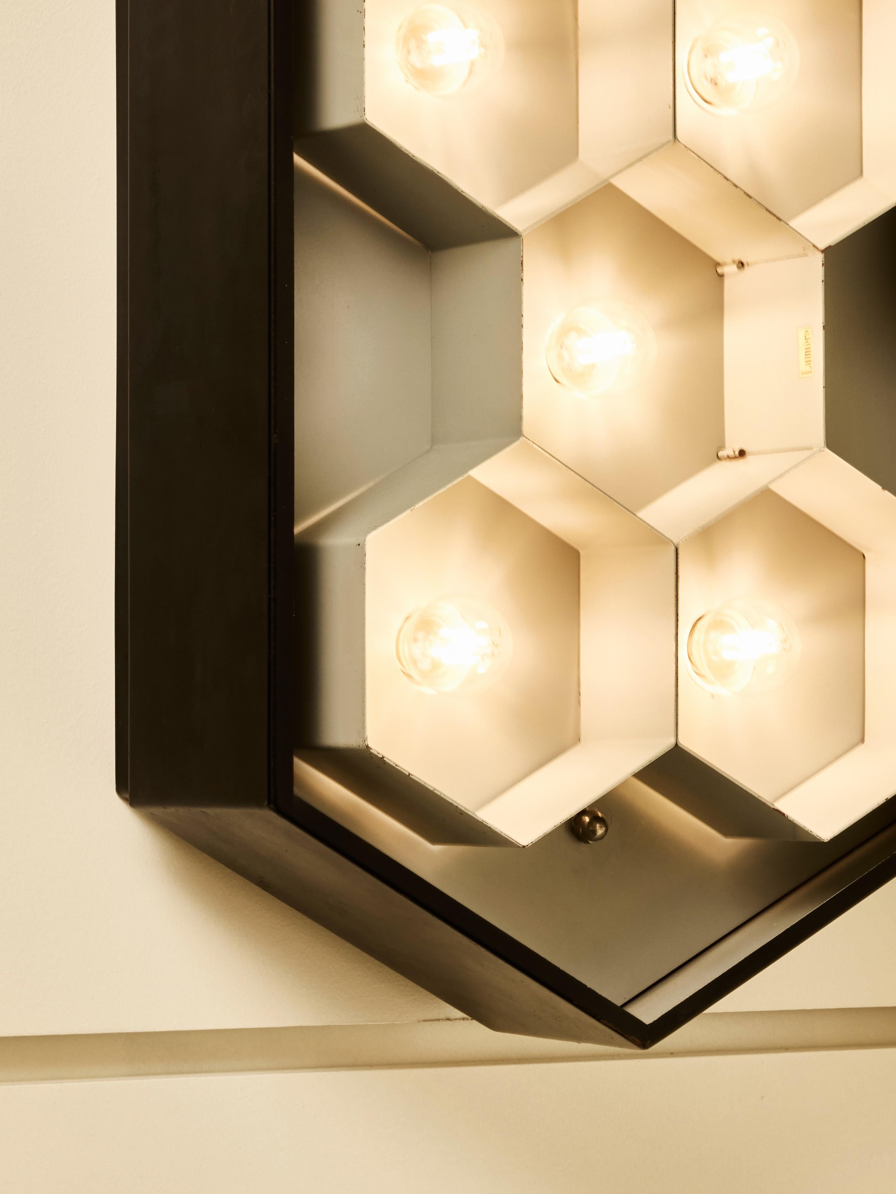 Pair of Hexagonal “Lumière” Wall Sconces In Good Condition For Sale In Saint-Ouen, IDF