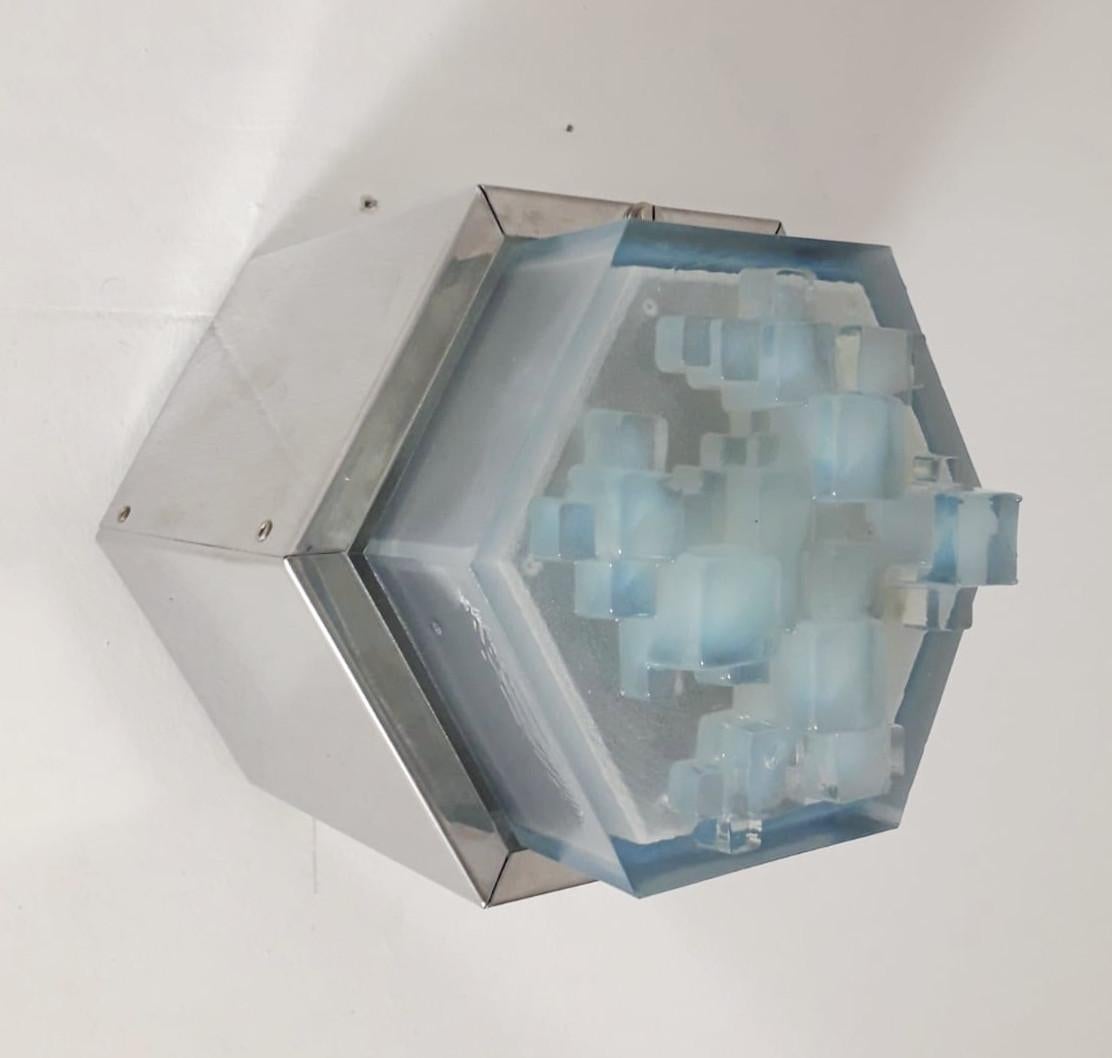 Vintage original midcentury wall lights or flush mounts with hexagonal steel frame and hexagonal light blue frosted glass diffuser by Poliarte / made in Italy, circa 1960s.
1 lights / E14 type / max 40W
Measures: Diameter 7 inches / height 7.5