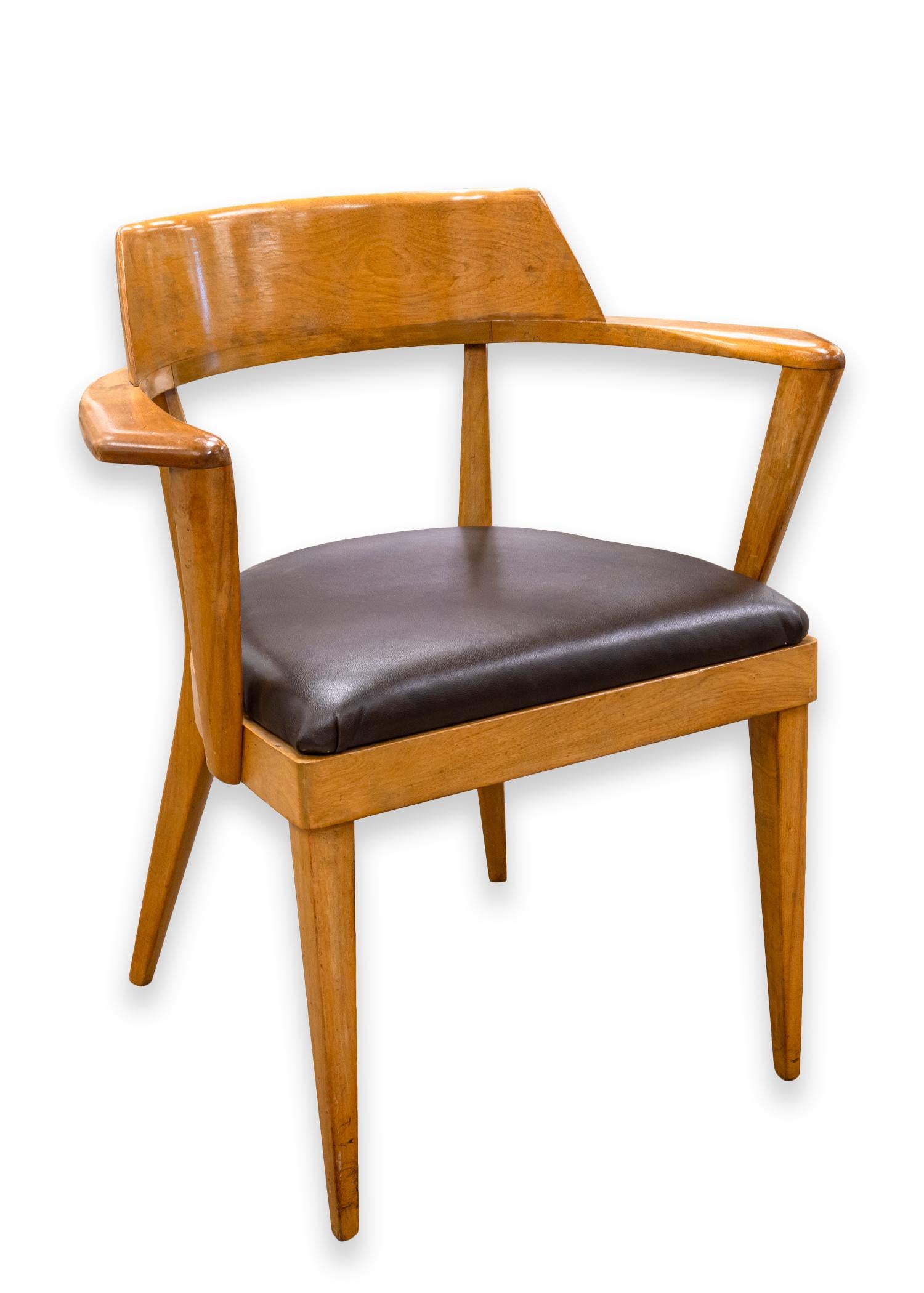 Ein Paar Wakefield-Sessel aus Heywood, entworfen von Leo Jiranek und Ernest Herrmann (Moderne der Mitte des Jahrhunderts) im Angebot