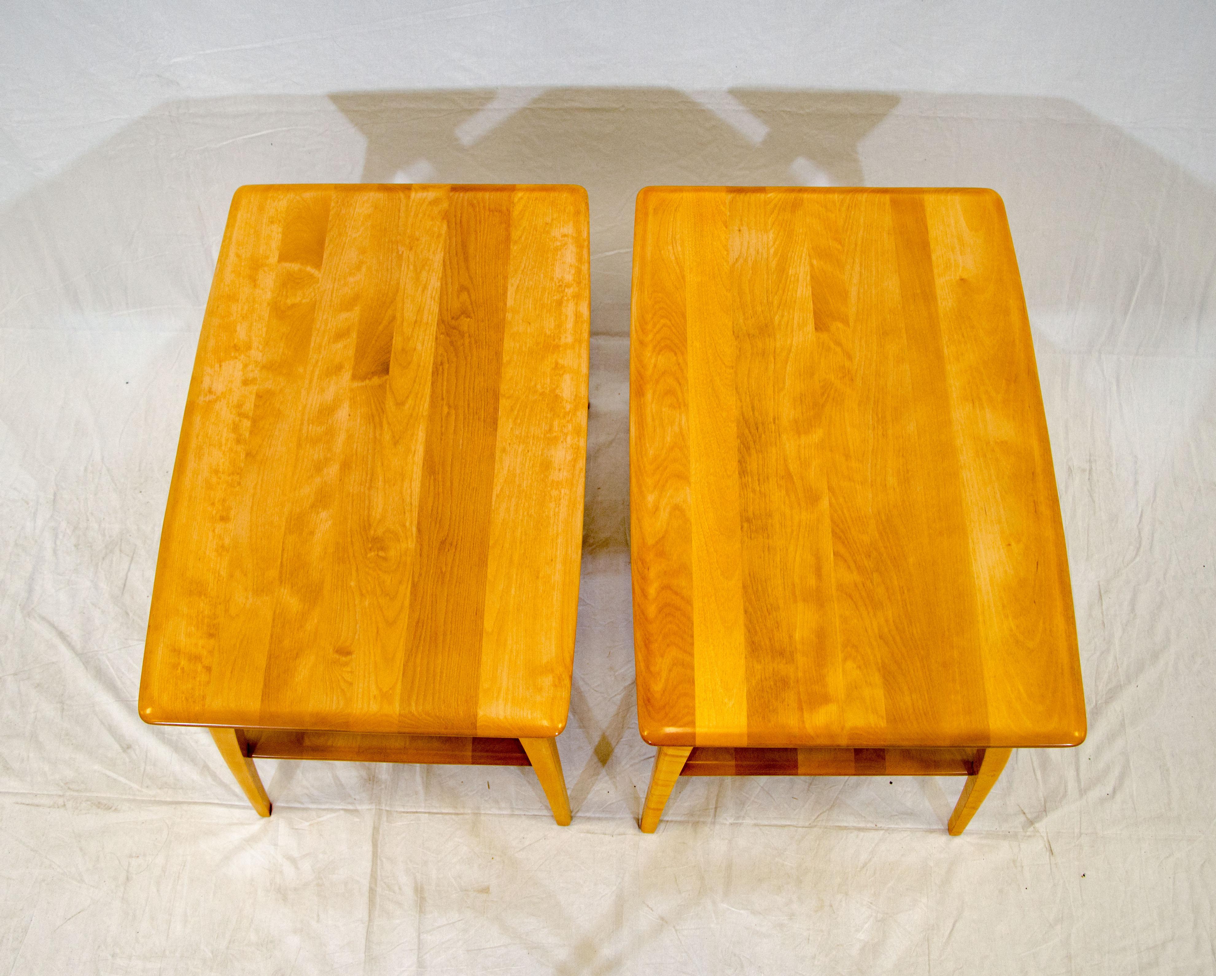 Pair of Heywood Wakefield End Tables, M 1502 G 3