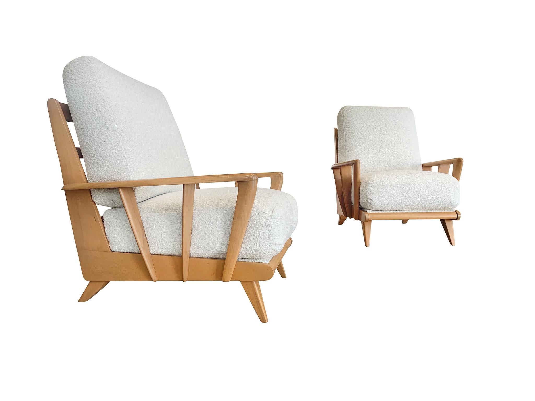 Pair of Heywood-Wakefield Maple Wood Lounge Chairs In Good Condition In New York, NY