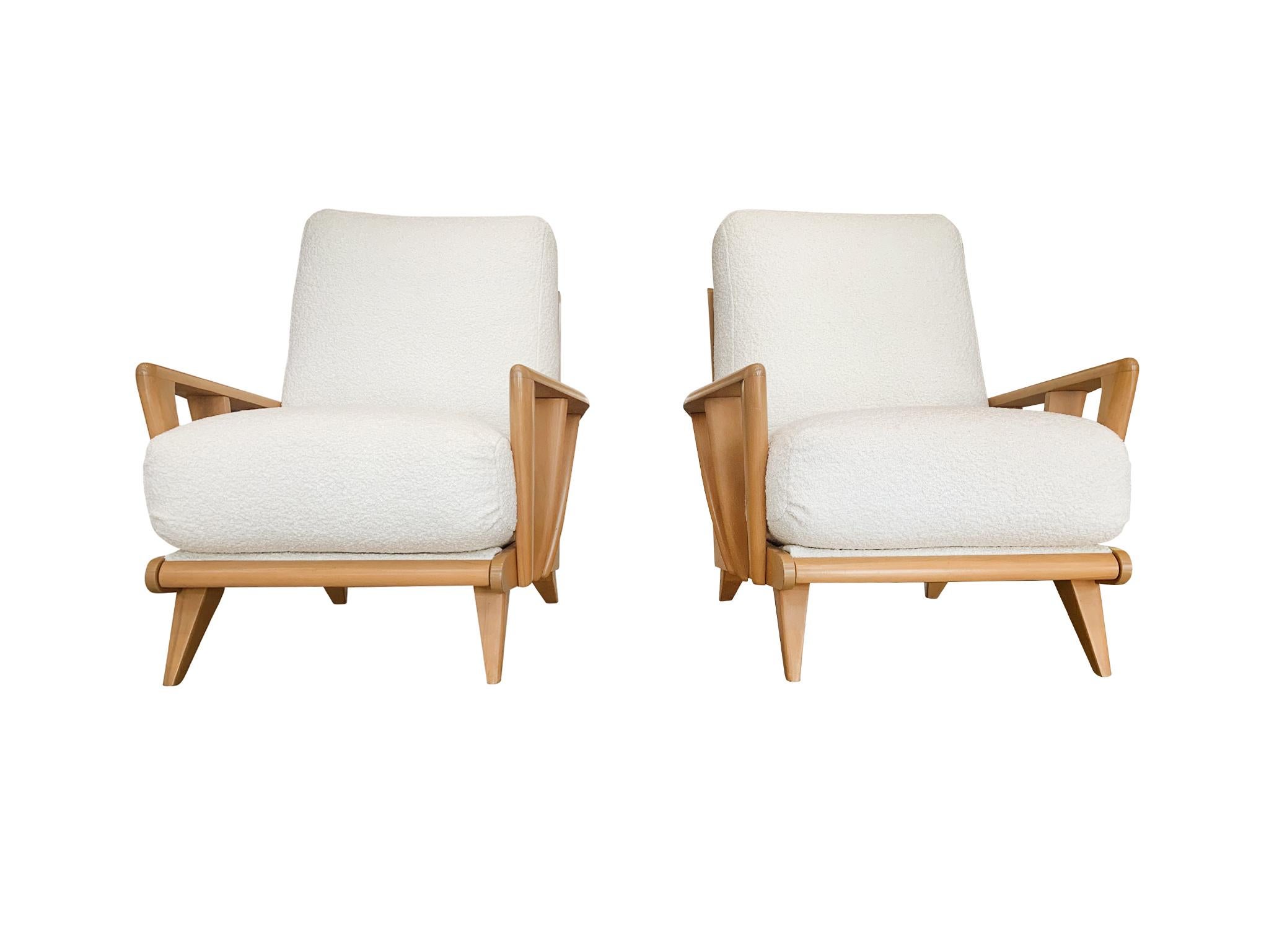 20th Century Pair of Heywood-Wakefield Maple Wood Lounge Chairs