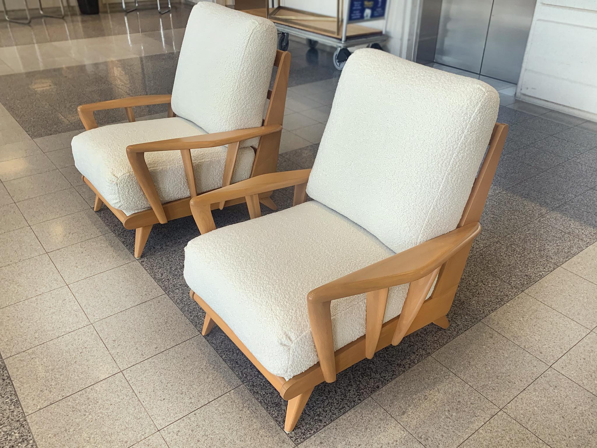 Pair of Heywood-Wakefield Maple Wood Lounge Chairs 1