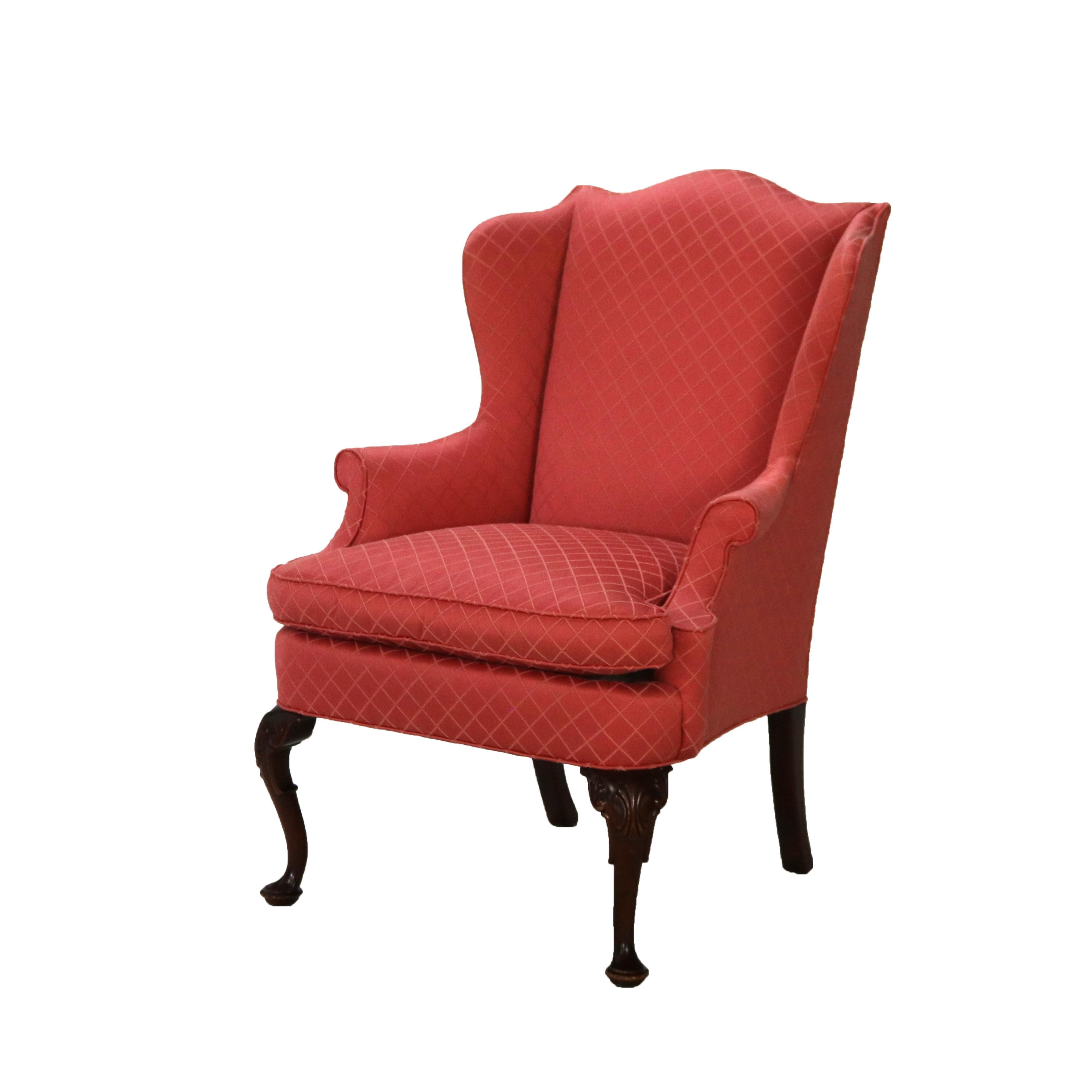 Pareja de sillas Hickory Chair Co. Sillas con respaldo de ala Queen Anne C1960 1