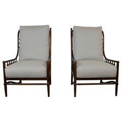 Paire de chaises à haut dossier