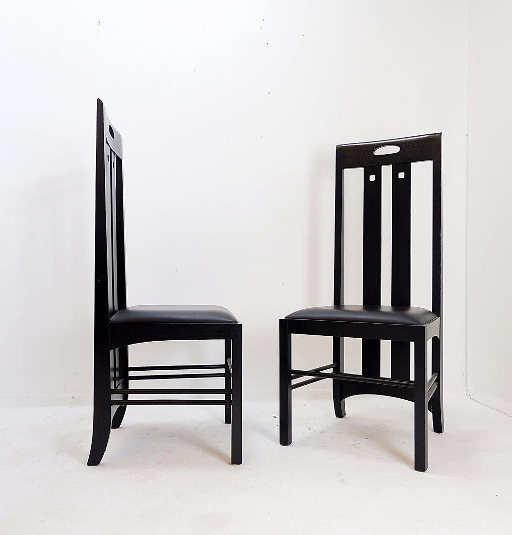 Pair of high back chairs 'Ingram' by Charles Rennie Mackintosh for Cassina1980s In Good Condition For Sale In Linkebeek, BE