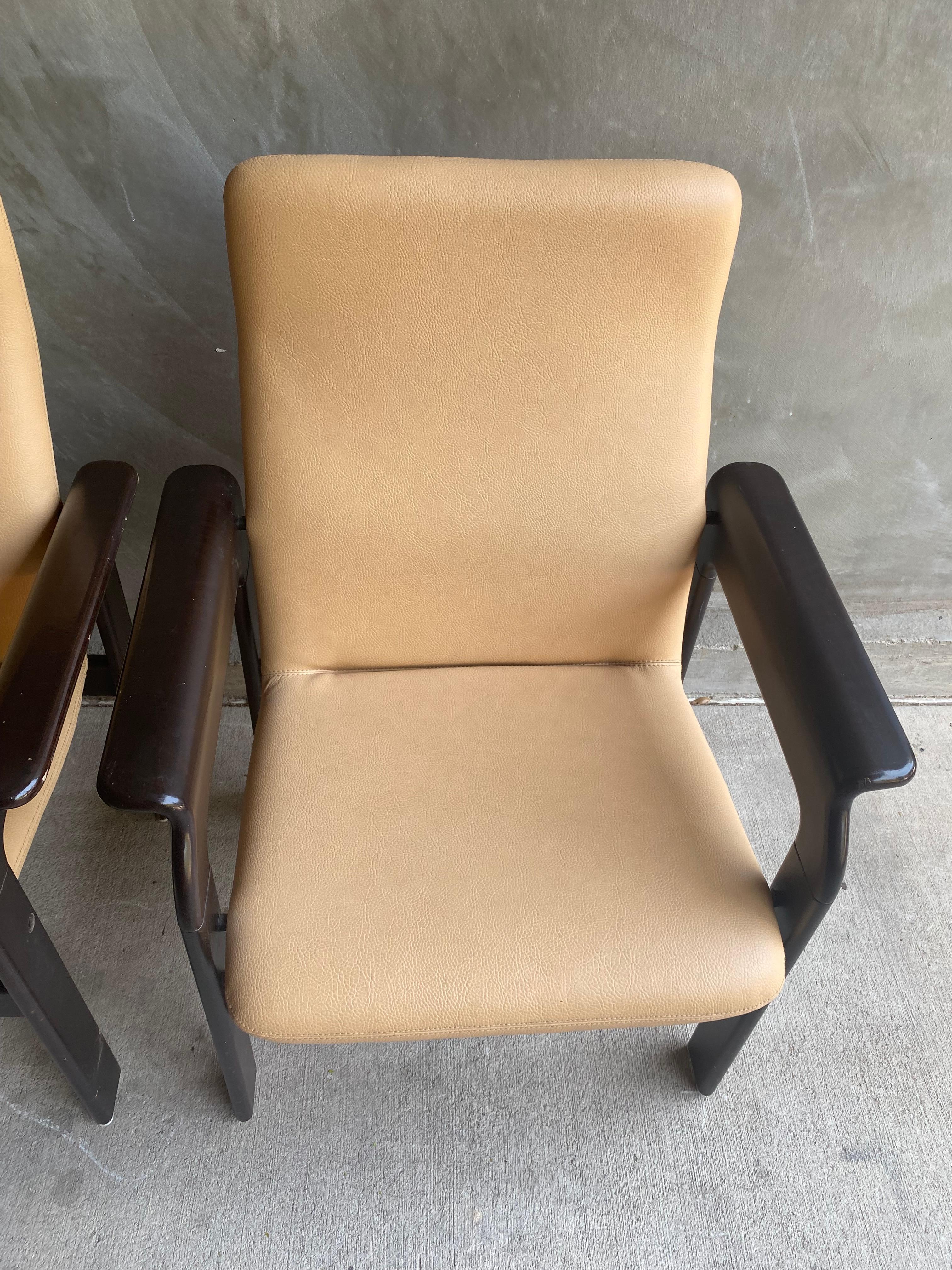 Pair of High Back Leather Armchairs, by Bruno Rey for Dietiker In Good Condition In Austin, TX