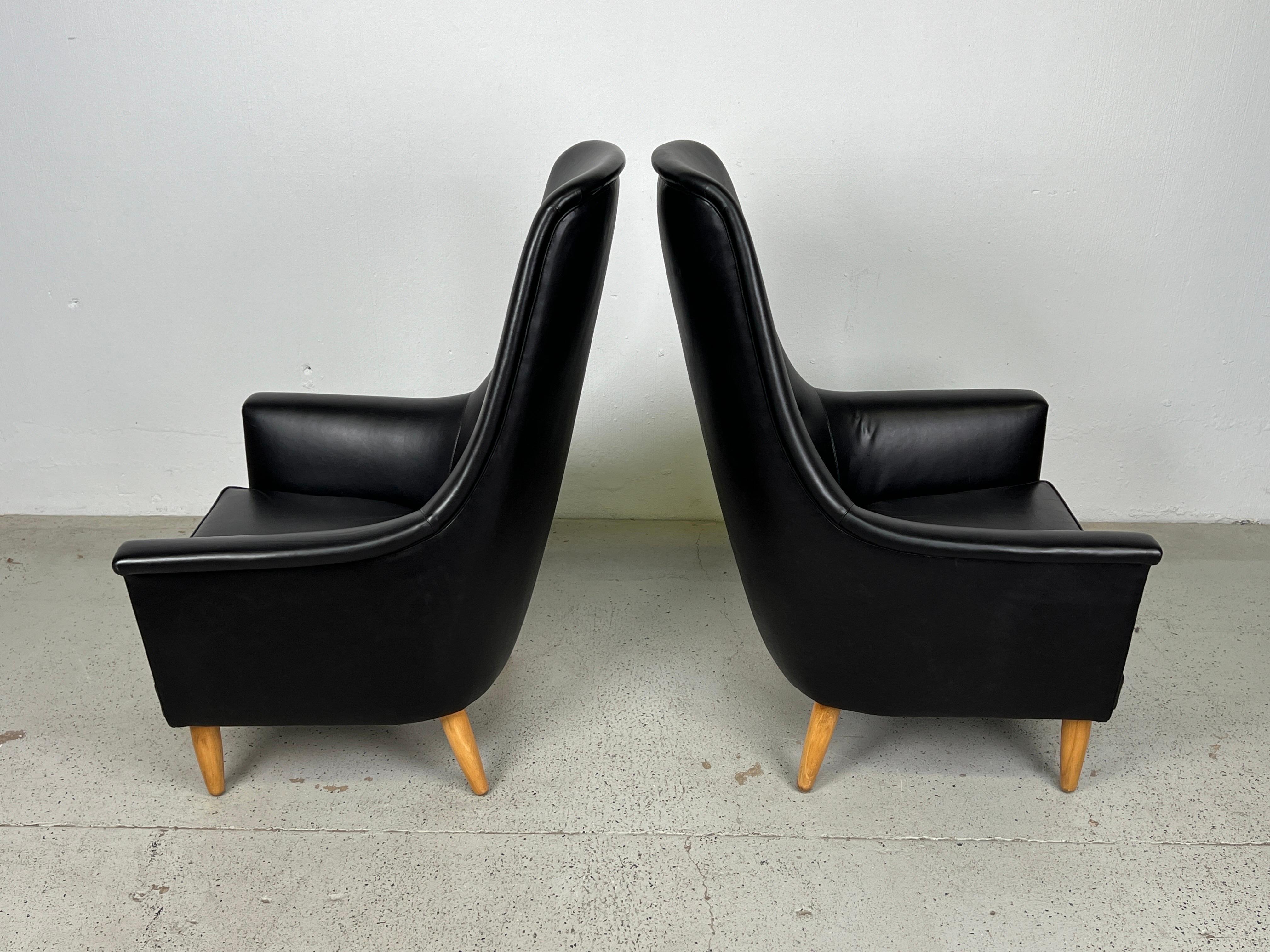 Pair of High Back Leather Lounge Chairs Attributed to Ib Kofod-Larsen For Sale 7