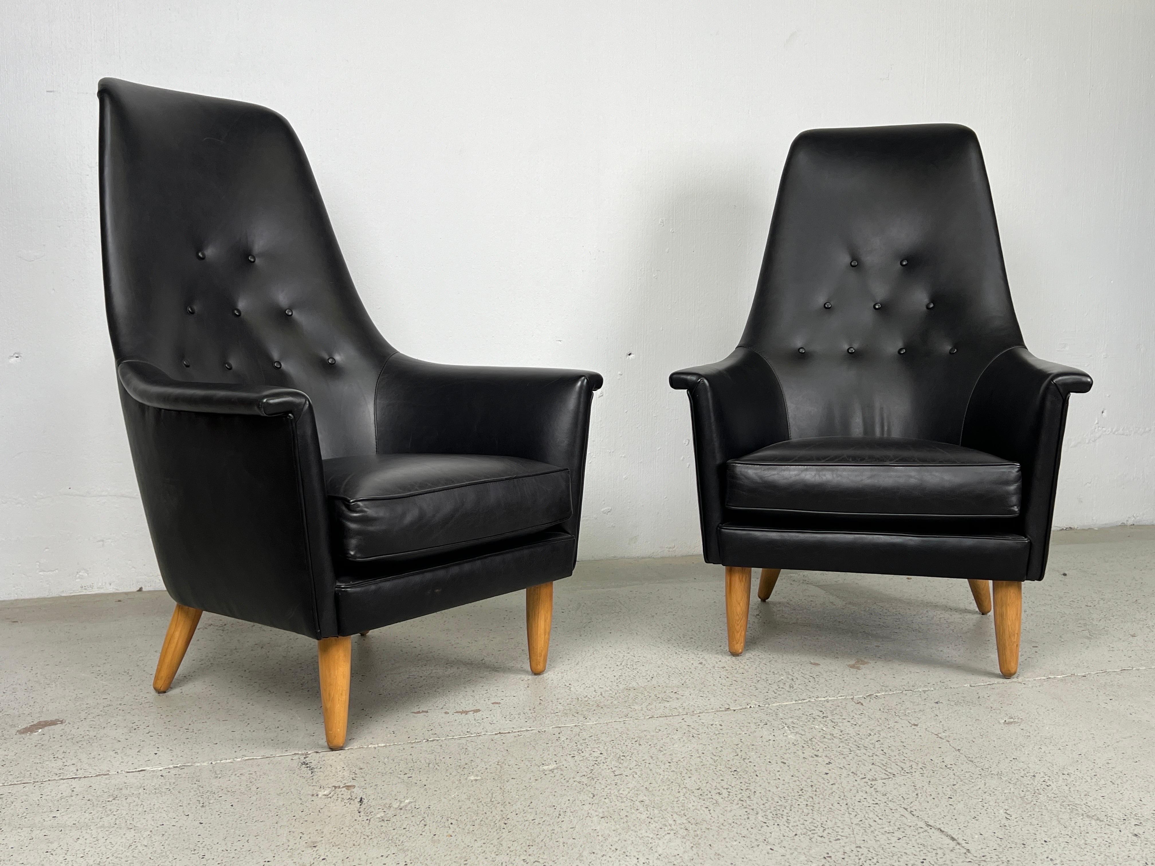 Pair of High Back Leather Lounge Chairs Attributed to Ib Kofod-Larsen For Sale 11