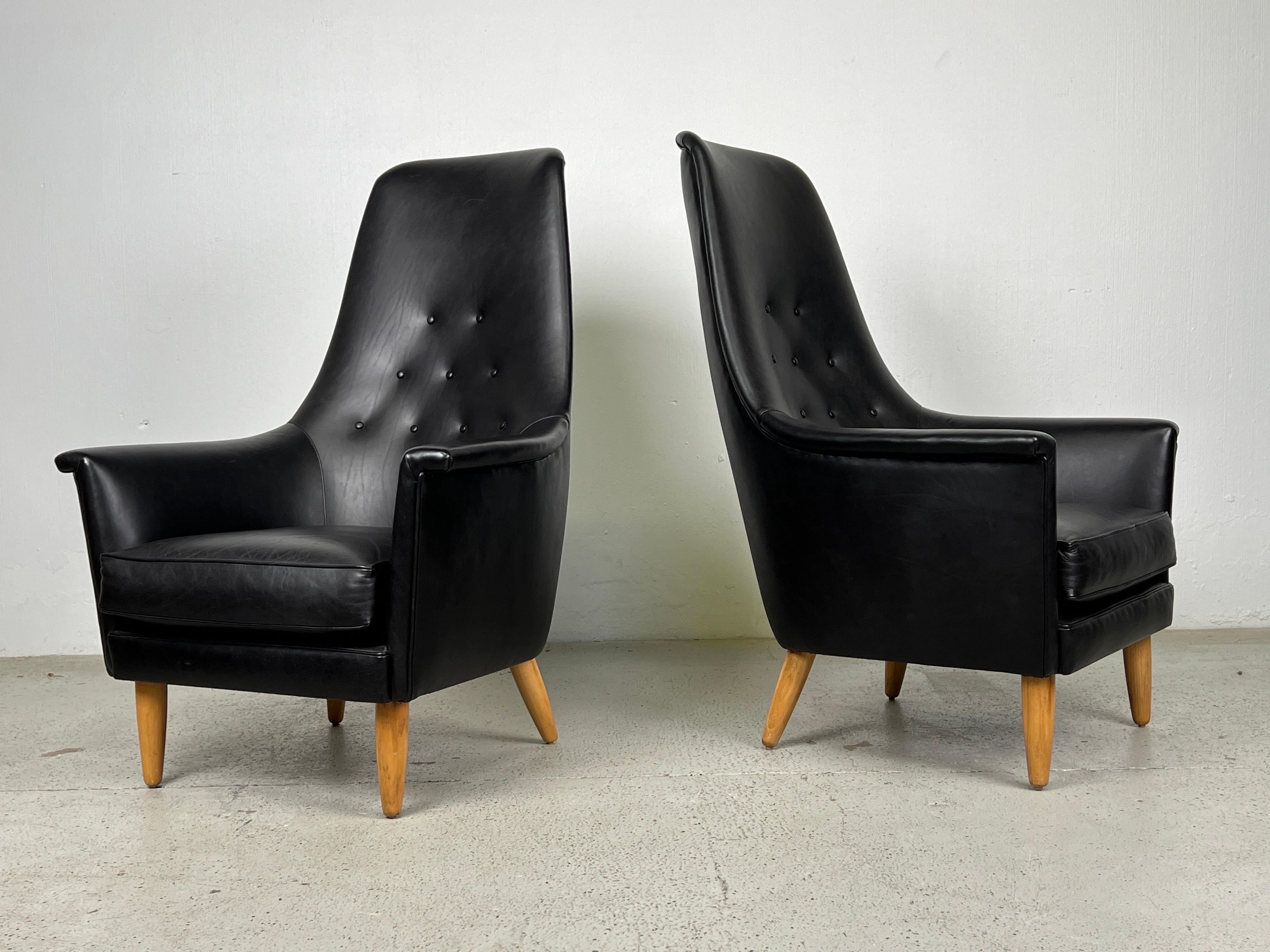Pair of High Back Leather Lounge Chairs Attributed to Ib Kofod-Larsen For Sale 4
