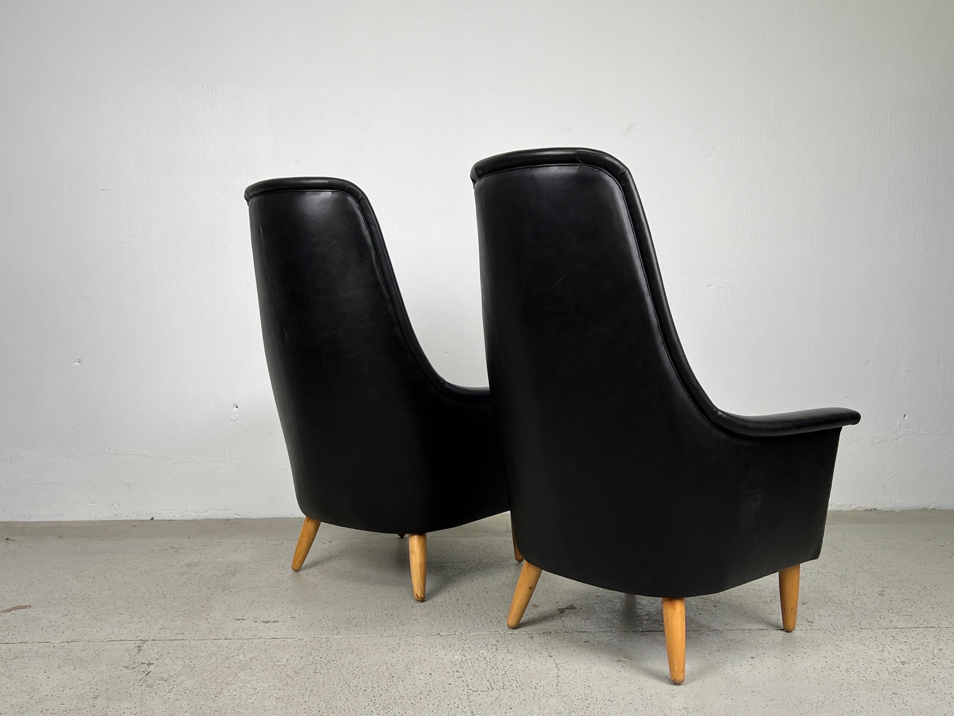 Pair of High Back Leather Lounge Chairs Attributed to Ib Kofod-Larsen For Sale 5