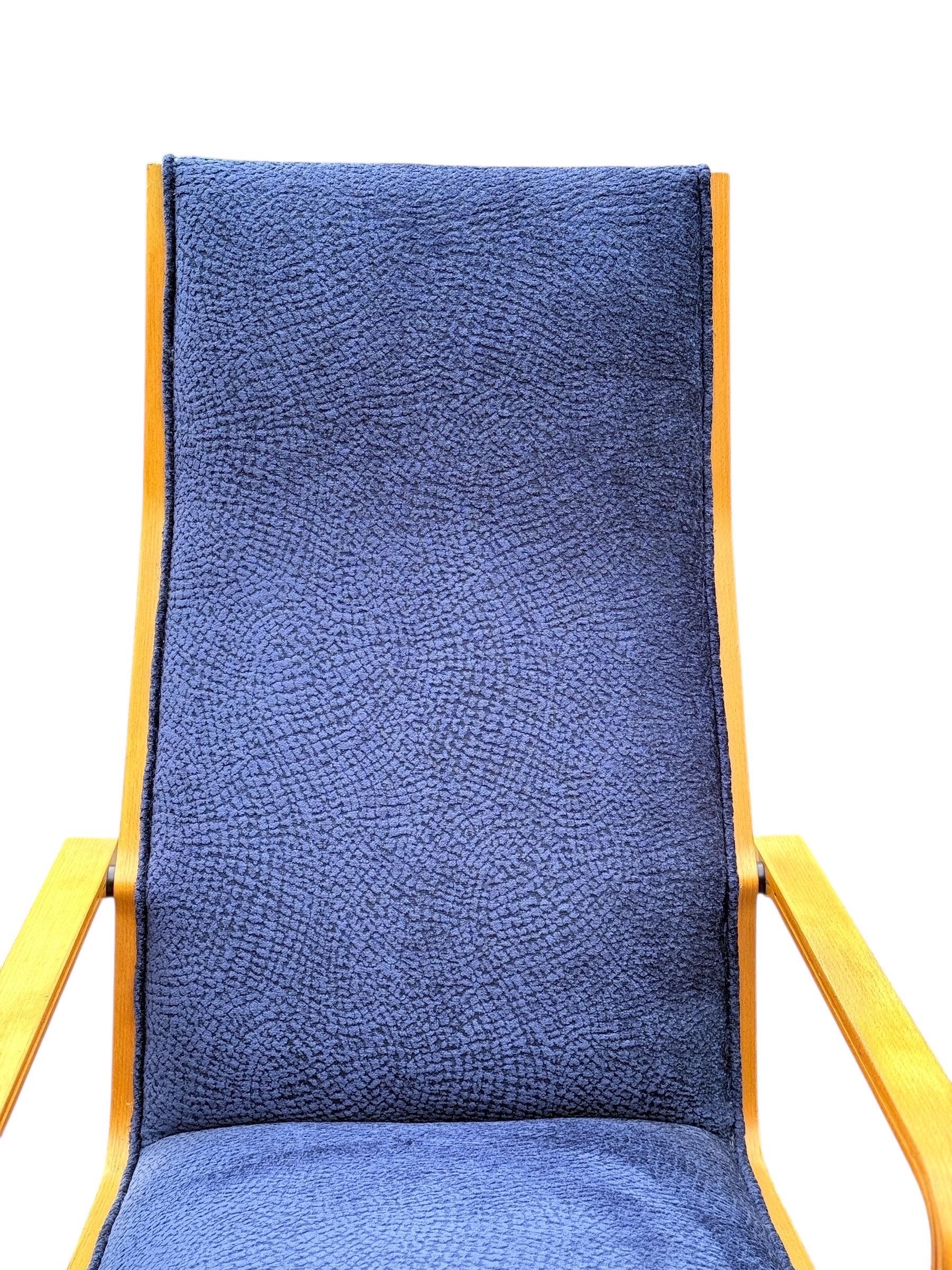 Pair of High-Back Lounge Chairs by Arne Jacobsen for Fritz Hansen For Sale 8