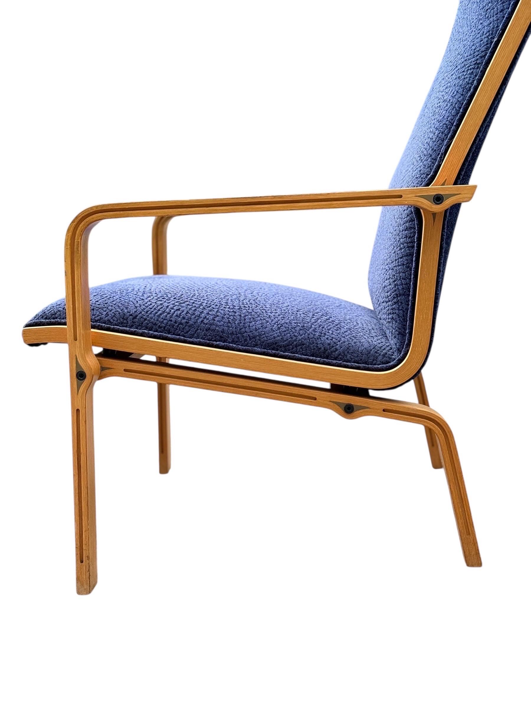 Pair of High-Back Lounge Chairs by Arne Jacobsen for Fritz Hansen For Sale 1