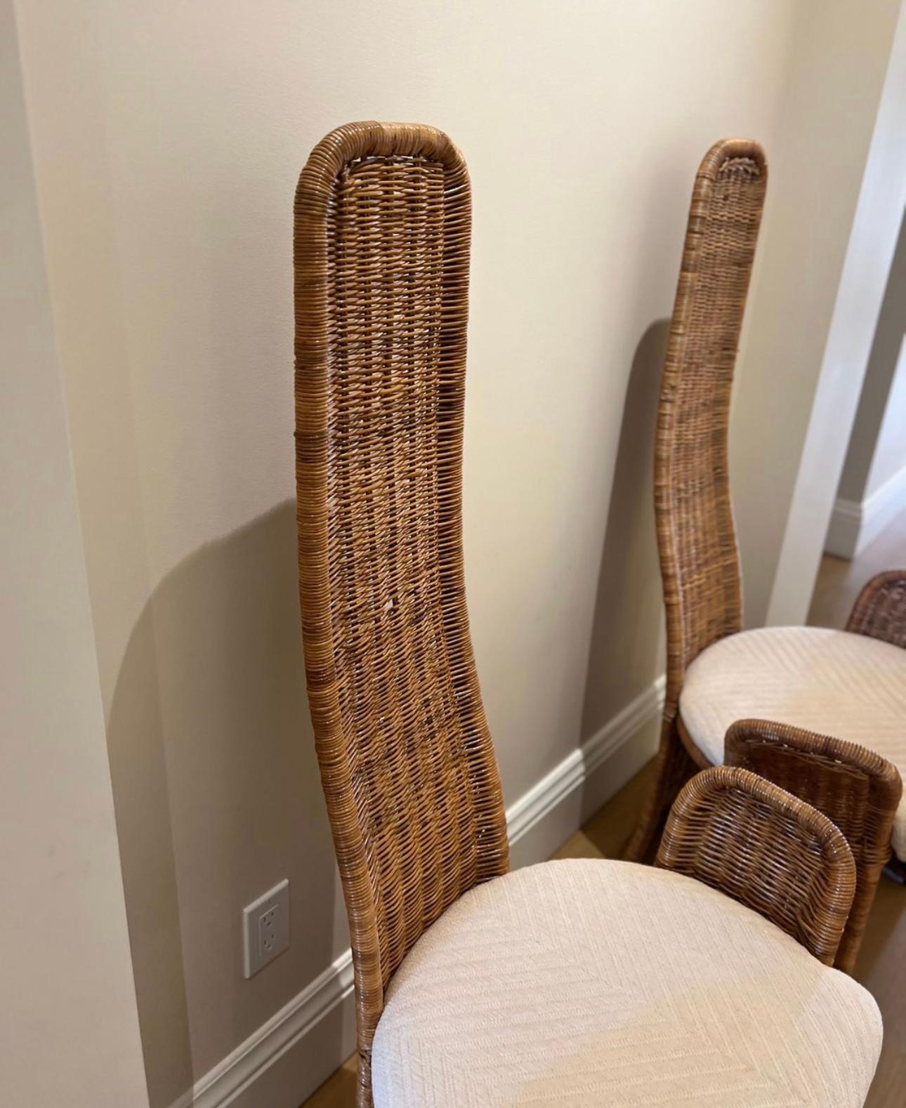 Classique américain Paire de chaises d'appoint à haut dossier en osier conçue par Danny Ho Fong pour Tropic-Cal en vente