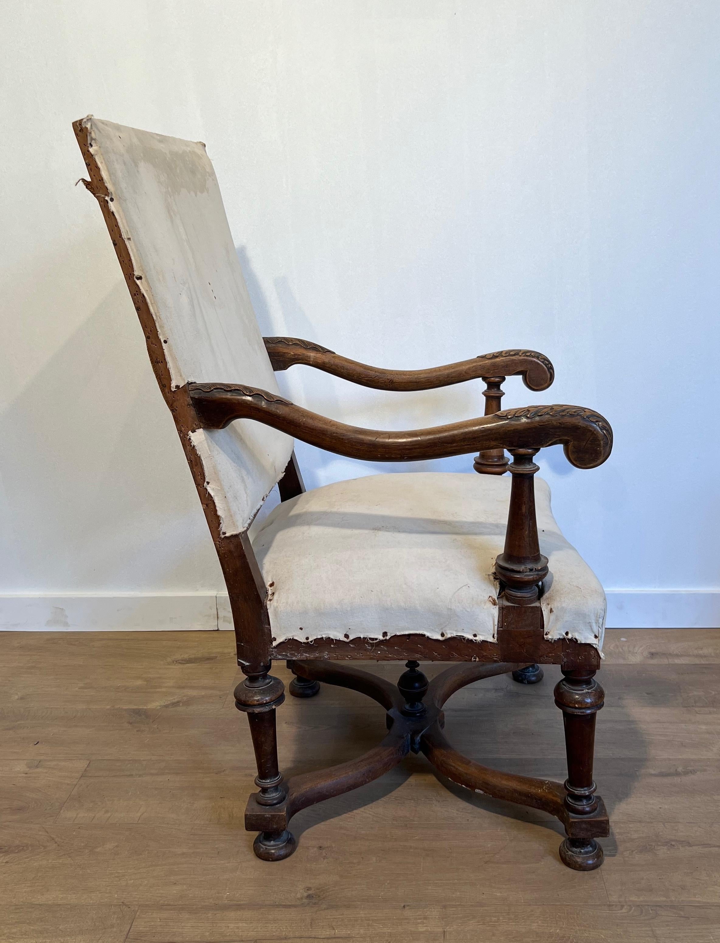 Paar Sessel mit hoher Rückenlehne aus Nussbaumholz im Stil von Louis XIII. (Walnuss) im Angebot