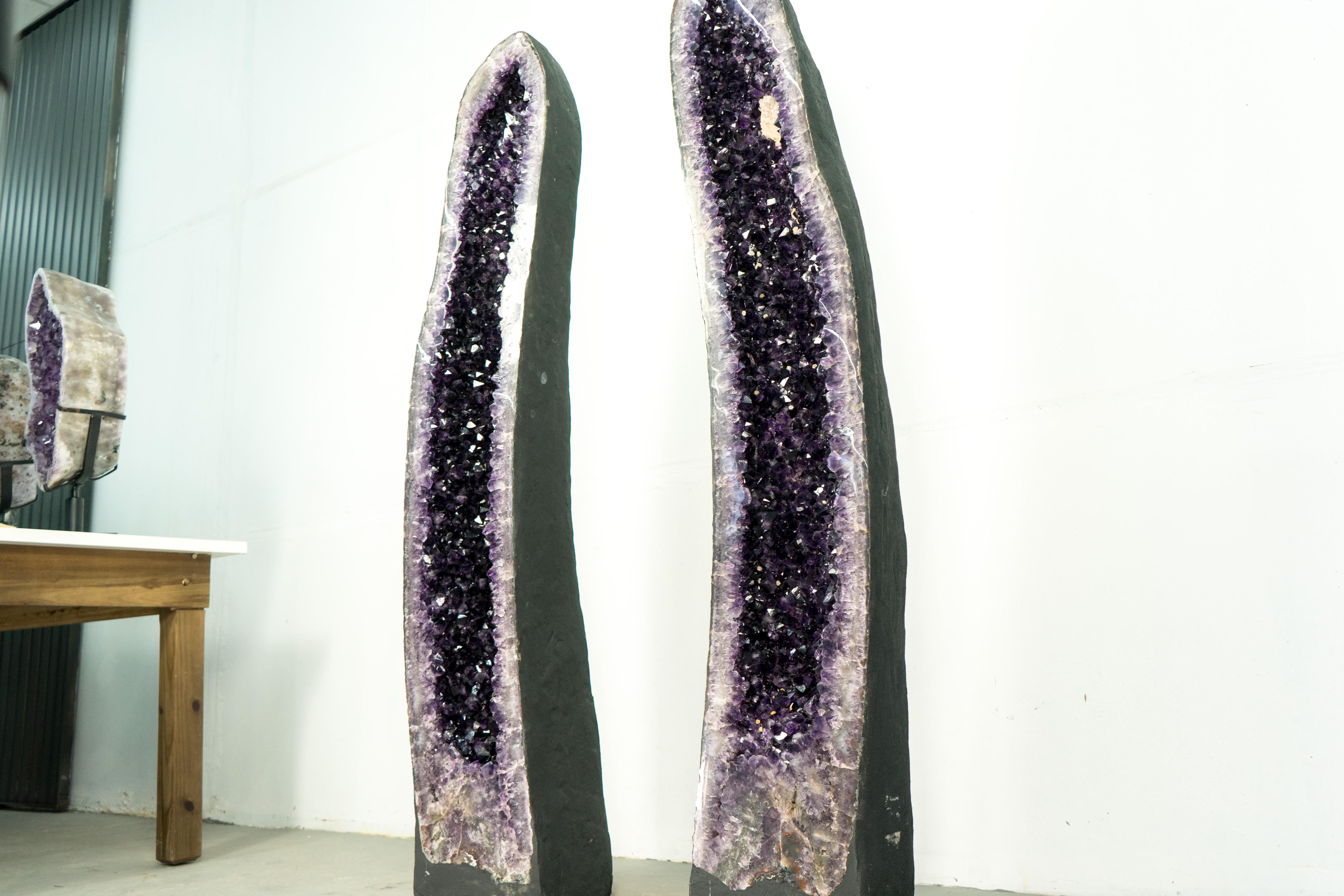 Pair of High-Grade Giant Amethyst Cathedral Geodes with Calcite - 6 Ft Tall In New Condition For Sale In Ametista Do Sul, BR