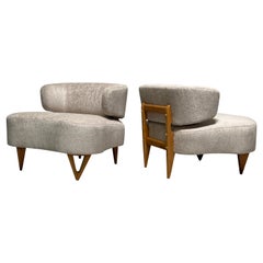 Paire de fauteuils de salon américains de style haut de gamme